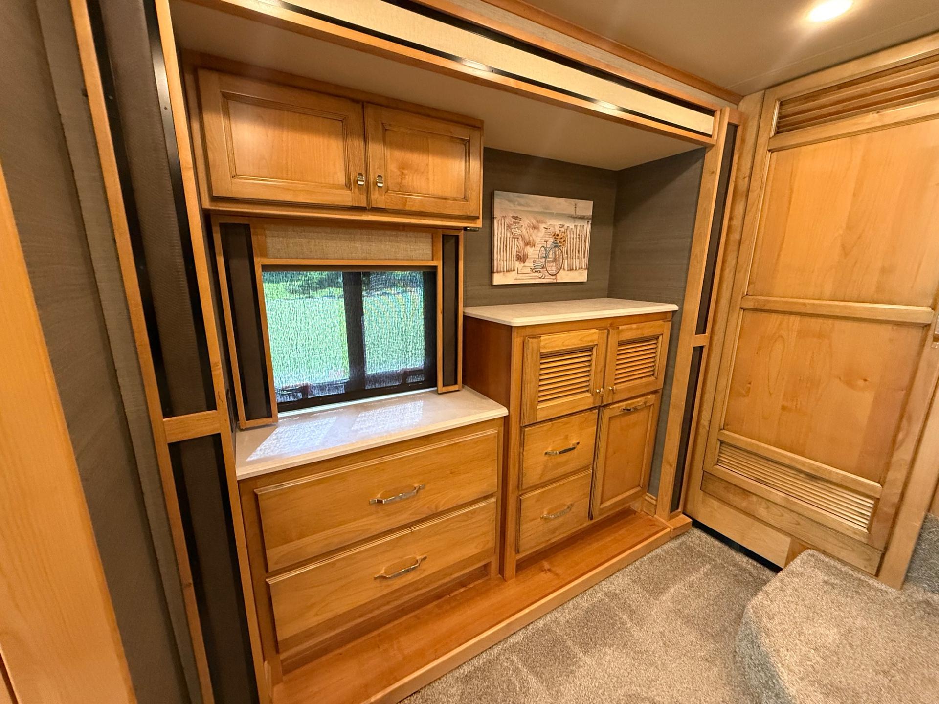 2021 TIFFIN MOTORHOMES 2021 TIFFIN MOTORHOMES Allegro Red - thumbnail 47
