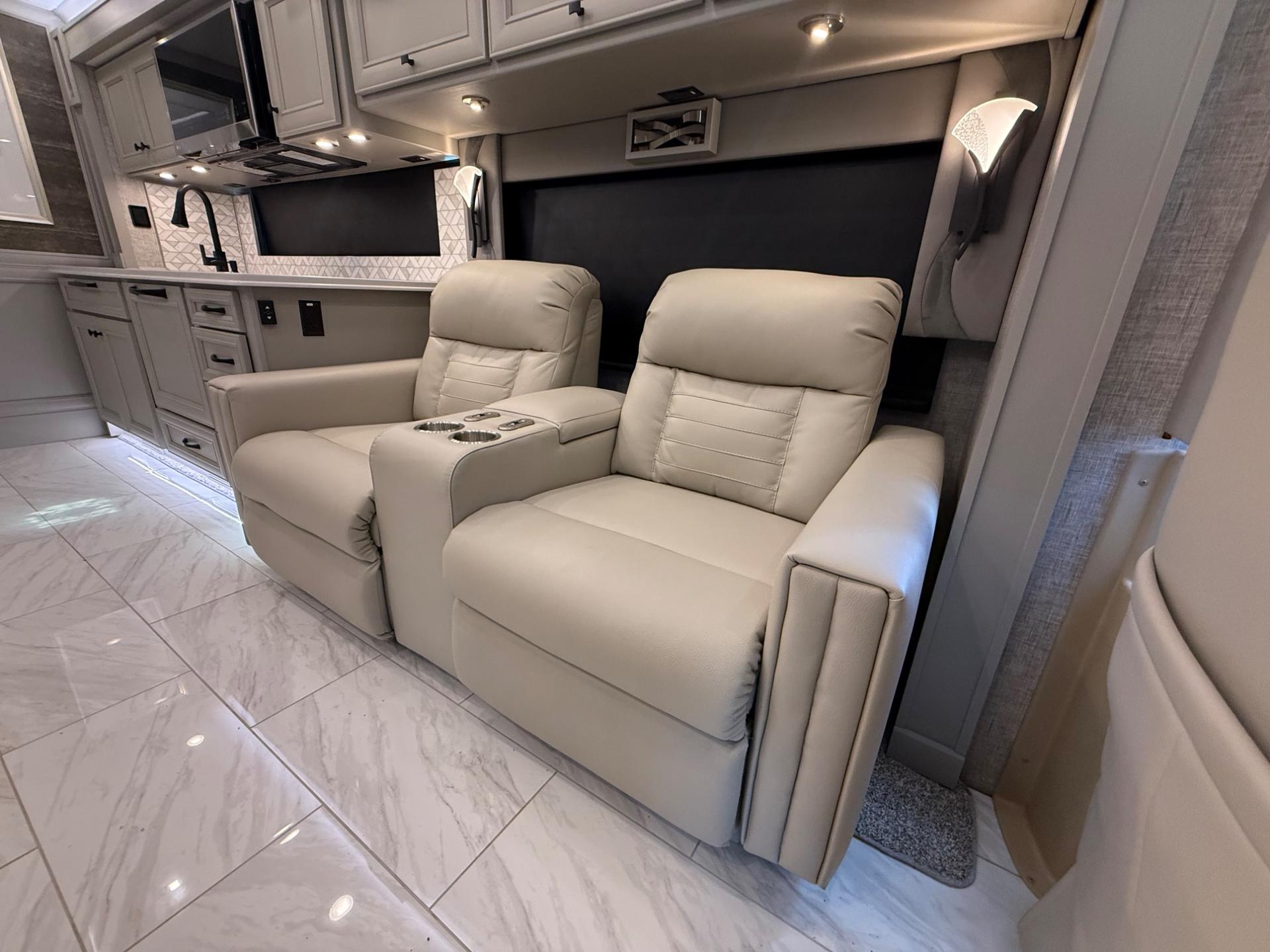 2025 TIFFIN MOTORHOMES 2025 TIFFIN MOTORHOMES Phaeton - thumbnail 21