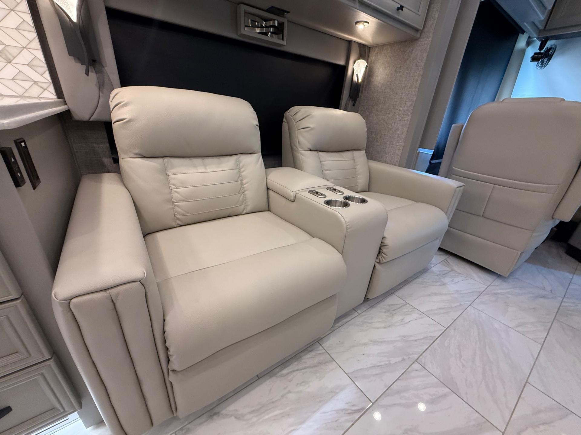 2025 TIFFIN MOTORHOMES 2025 TIFFIN MOTORHOMES Phaeton - thumbnail 22