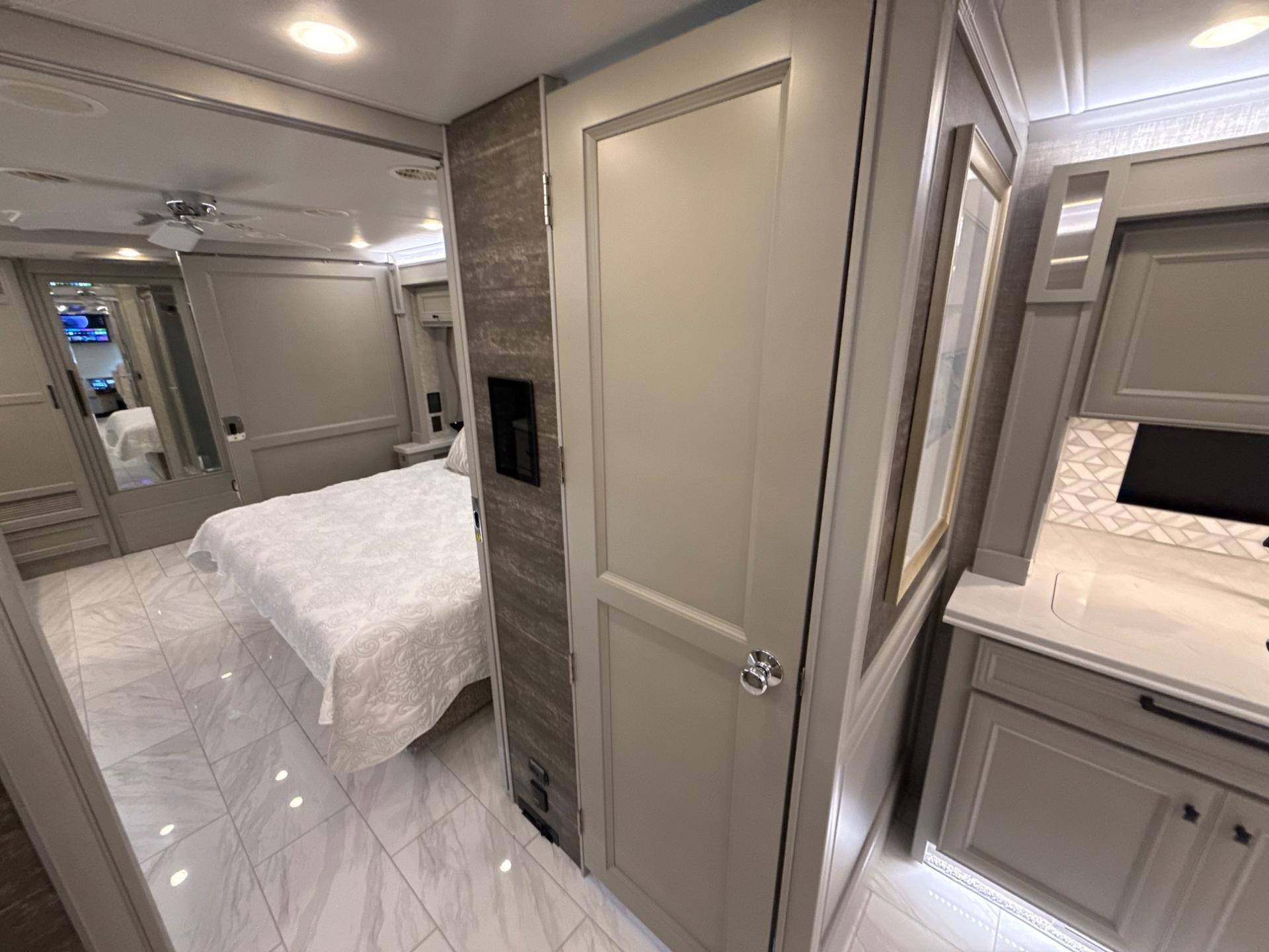 2025 TIFFIN MOTORHOMES 2025 TIFFIN MOTORHOMES Phaeton - thumbnail 42