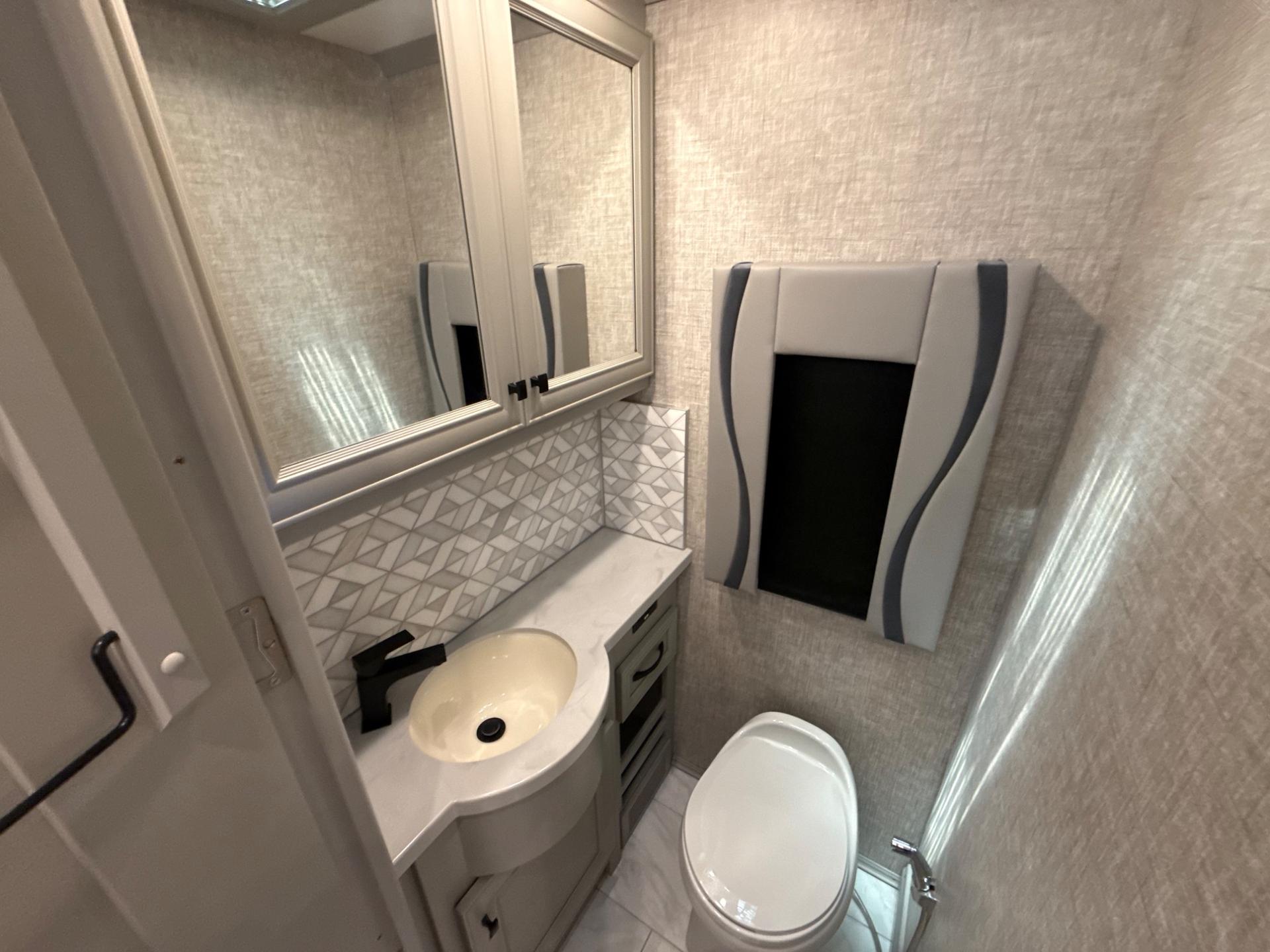 2025 TIFFIN MOTORHOMES 2025 TIFFIN MOTORHOMES Phaeton - thumbnail 43