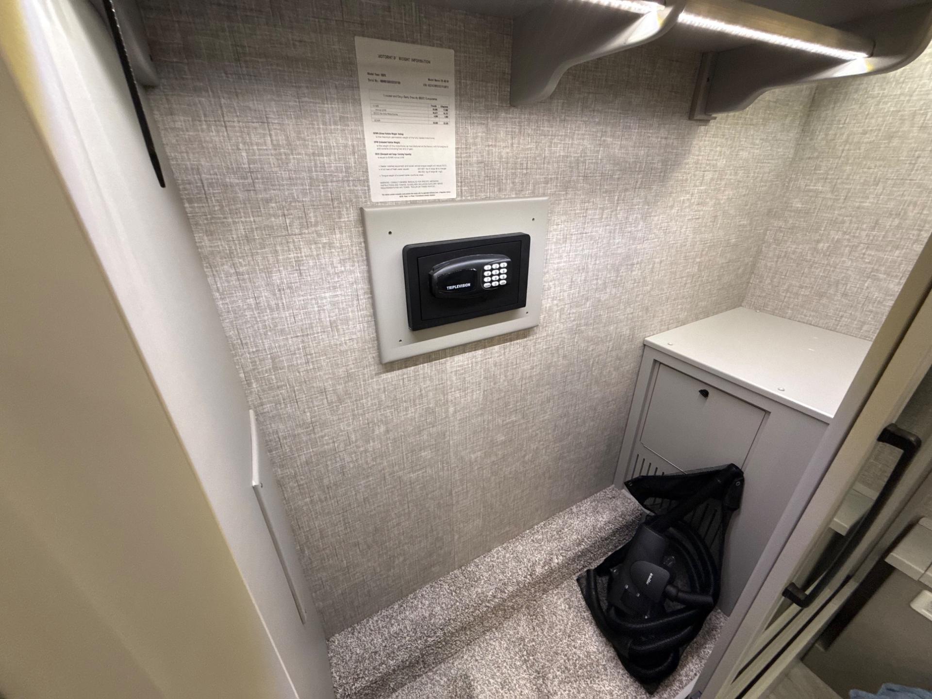 2025 TIFFIN MOTORHOMES 2025 TIFFIN MOTORHOMES Phaeton - thumbnail 62
