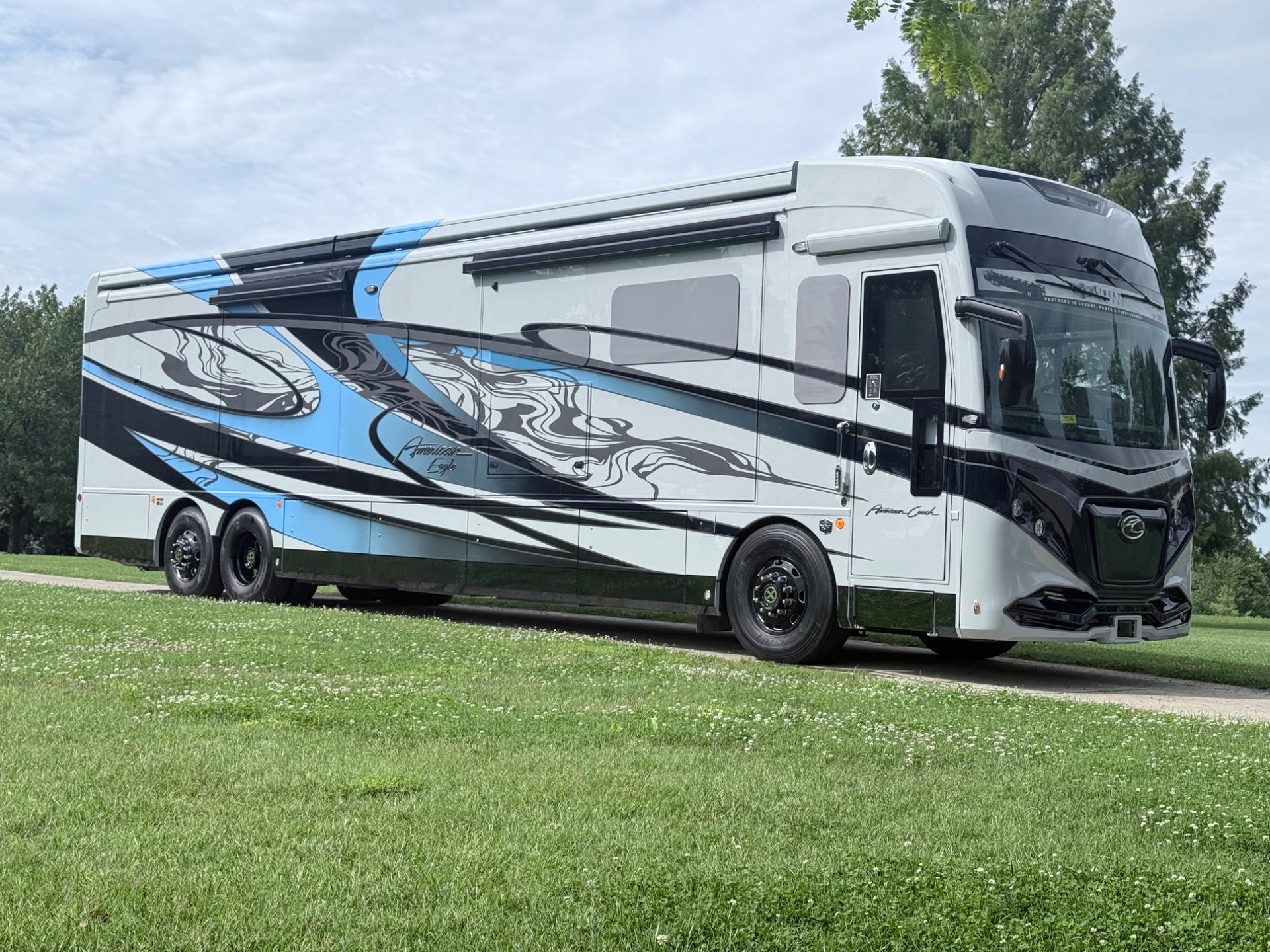 2027 American Coach American Eagle 45FW