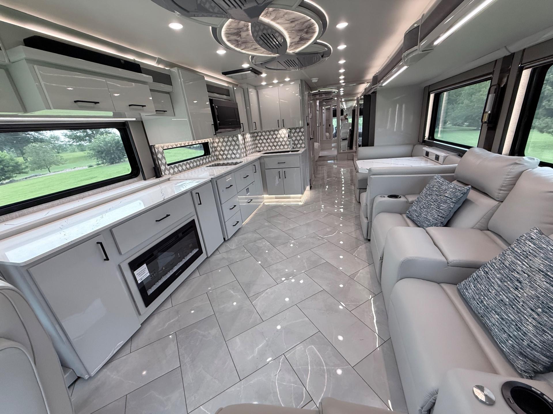 2027 American Coach 2027 American Coach American Eagle - thumbnail 15