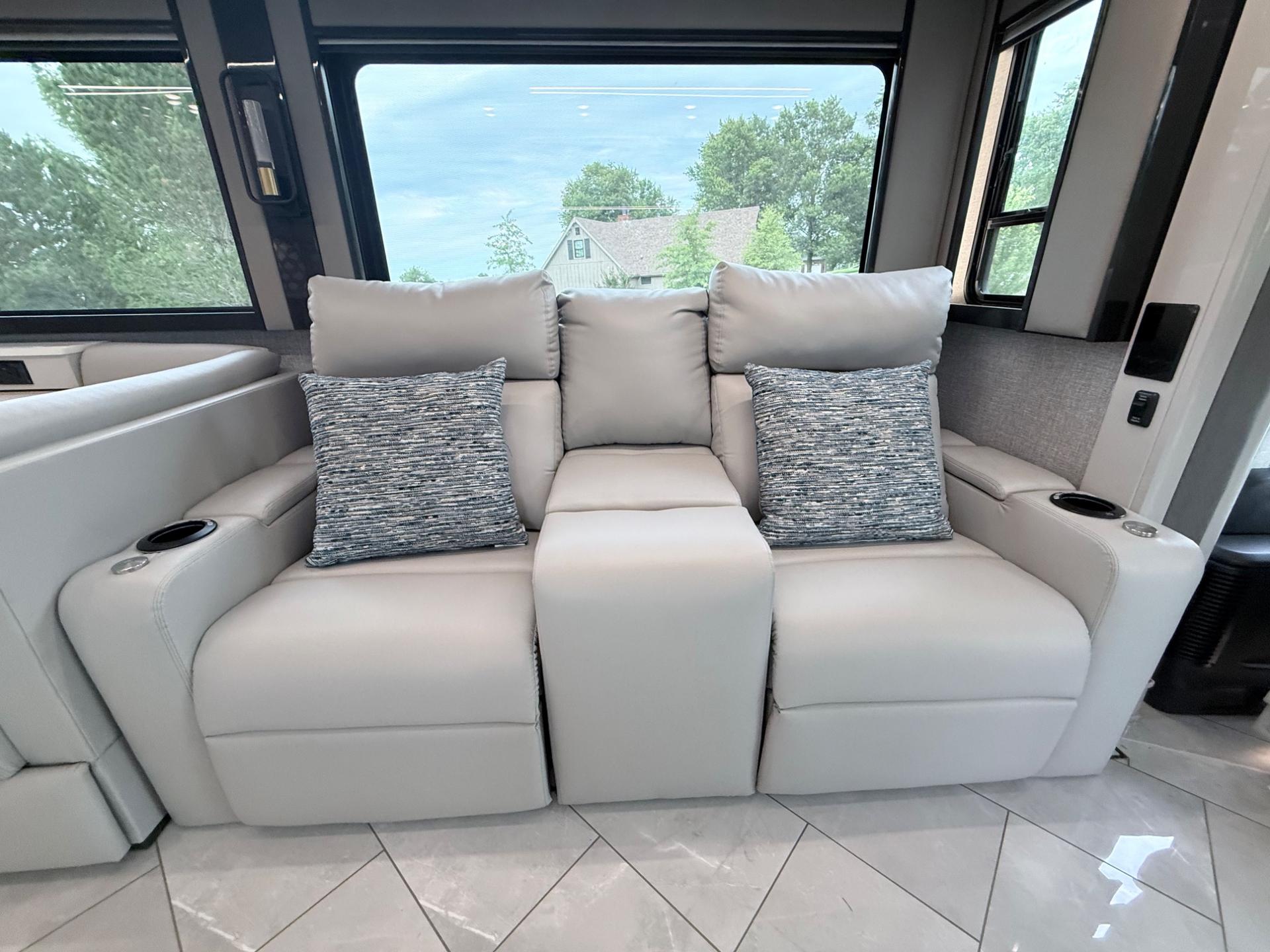 2027 American Coach 2027 American Coach American Eagle - thumbnail 22