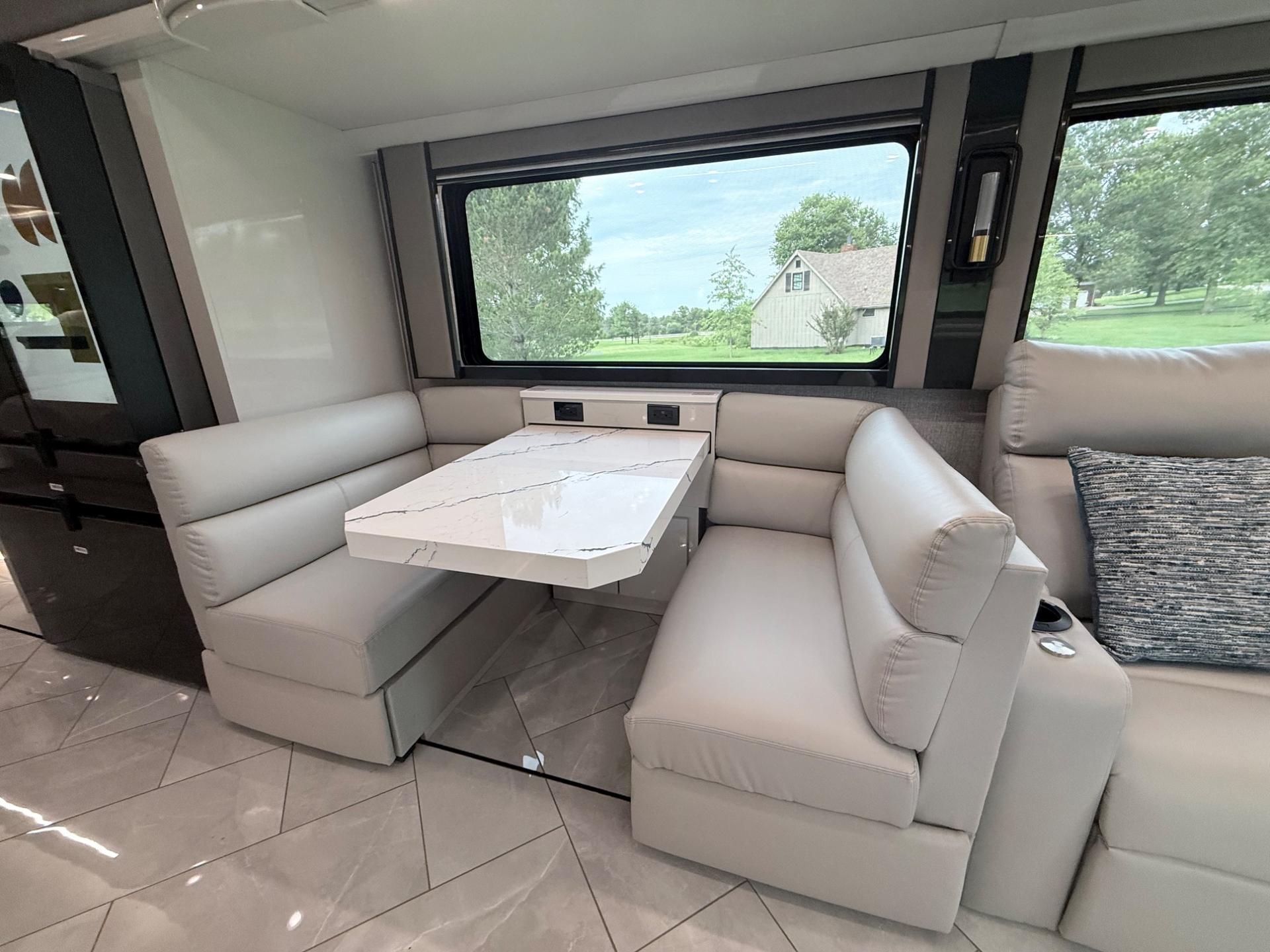 2027 American Coach 2027 American Coach American Eagle - thumbnail 23