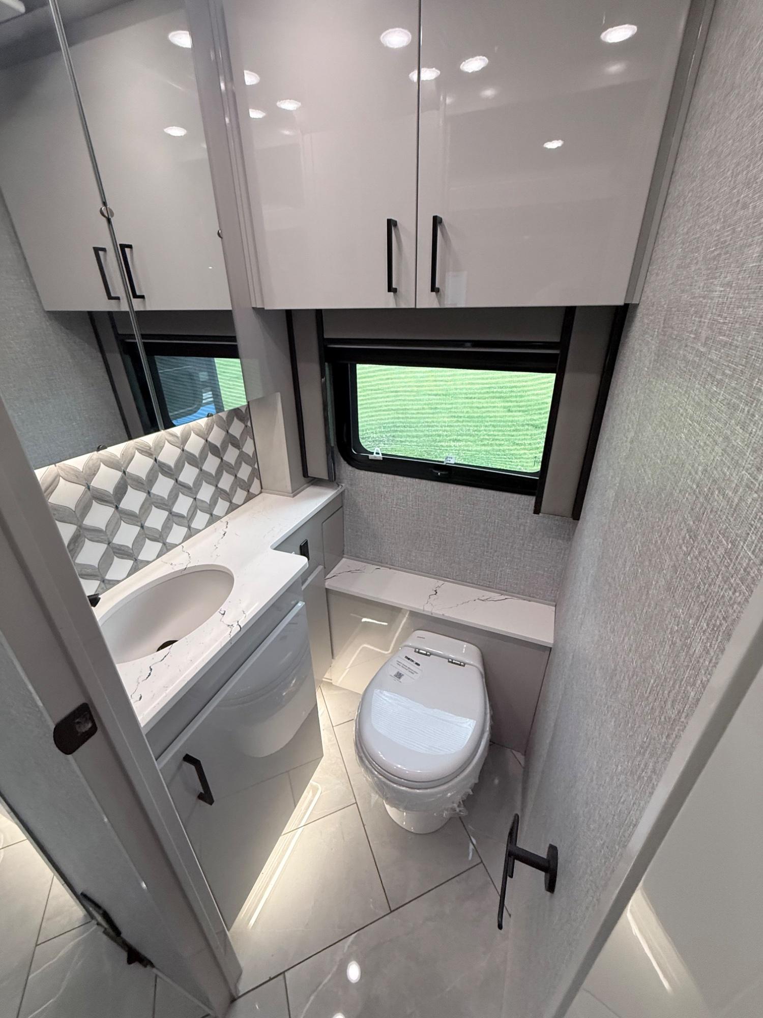 2027 American Coach 2027 American Coach American Eagle - thumbnail 31