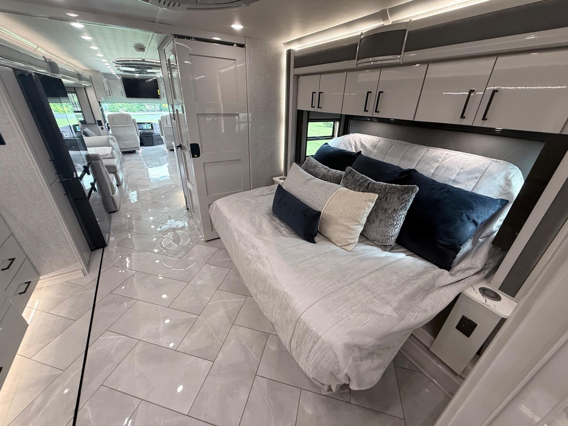 2027 American Coach 2027 American Coach American Eagle - thumbnail 35