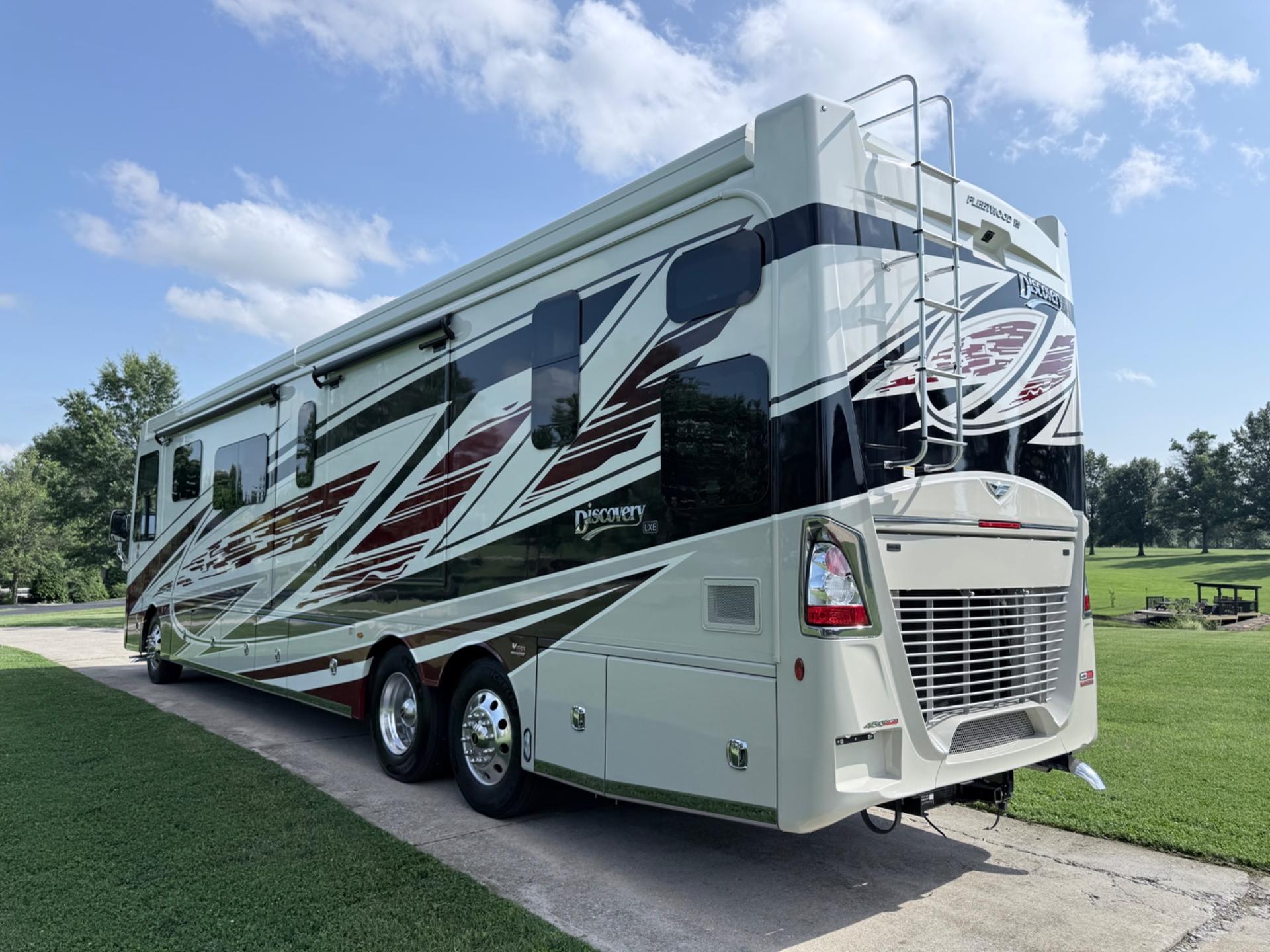 2027 Fleetwood  2027 Fleetwood  Discovery LXE - thumbnail 6