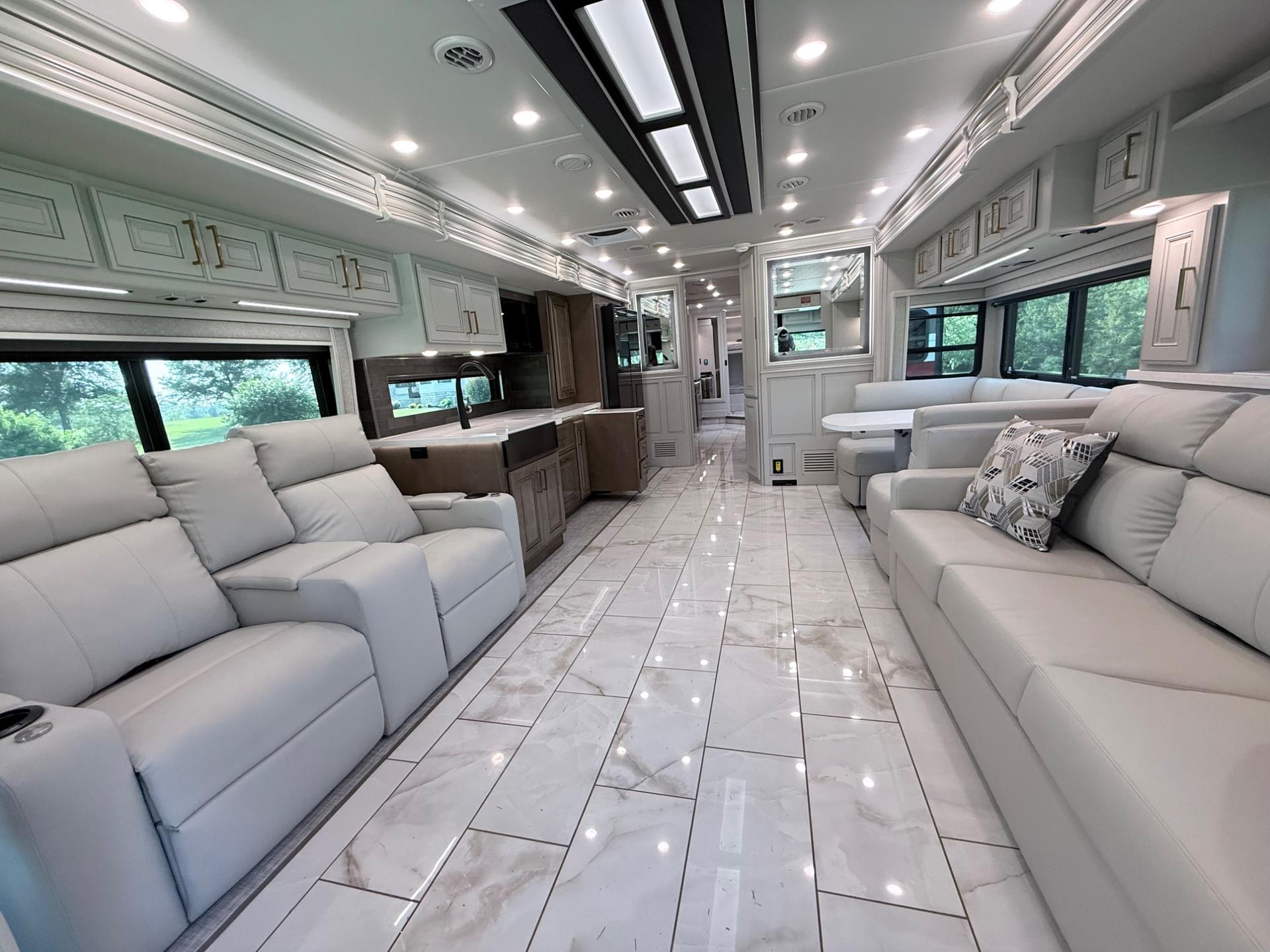 2027 Fleetwood  2027 Fleetwood  Discovery LXE - thumbnail 11
