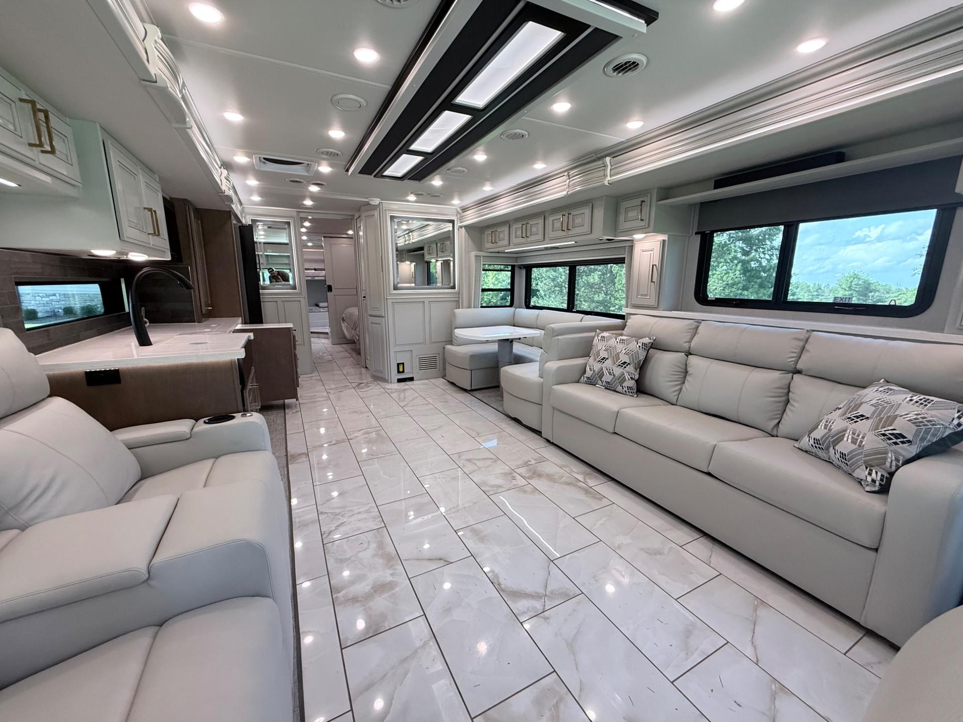 2027 Fleetwood  2027 Fleetwood  Discovery LXE - thumbnail 12