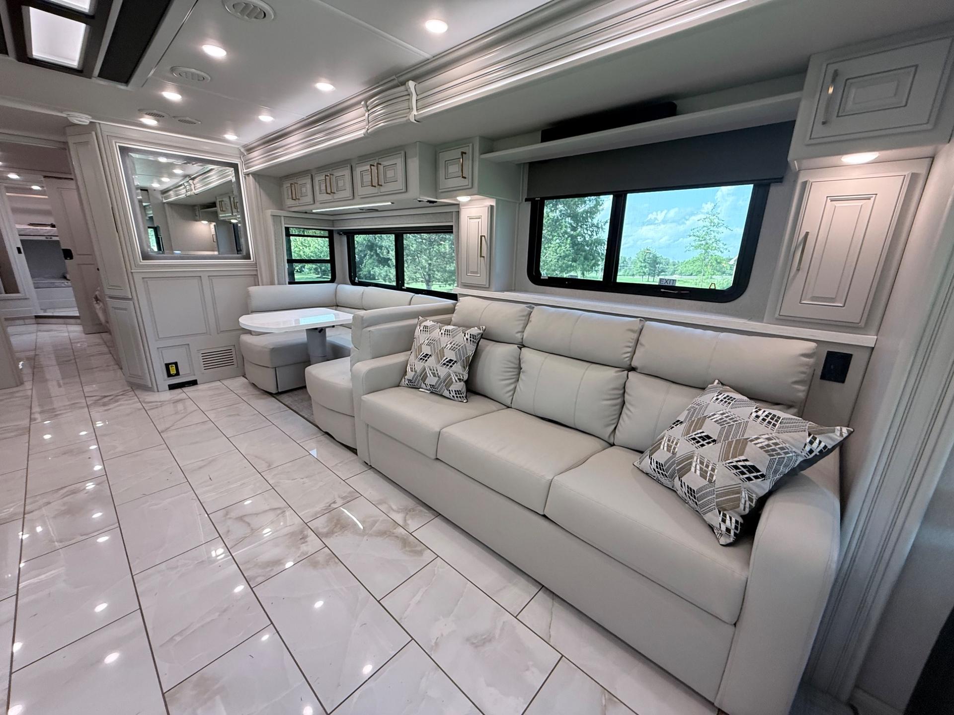 2027 Fleetwood  2027 Fleetwood  Discovery LXE - thumbnail 13