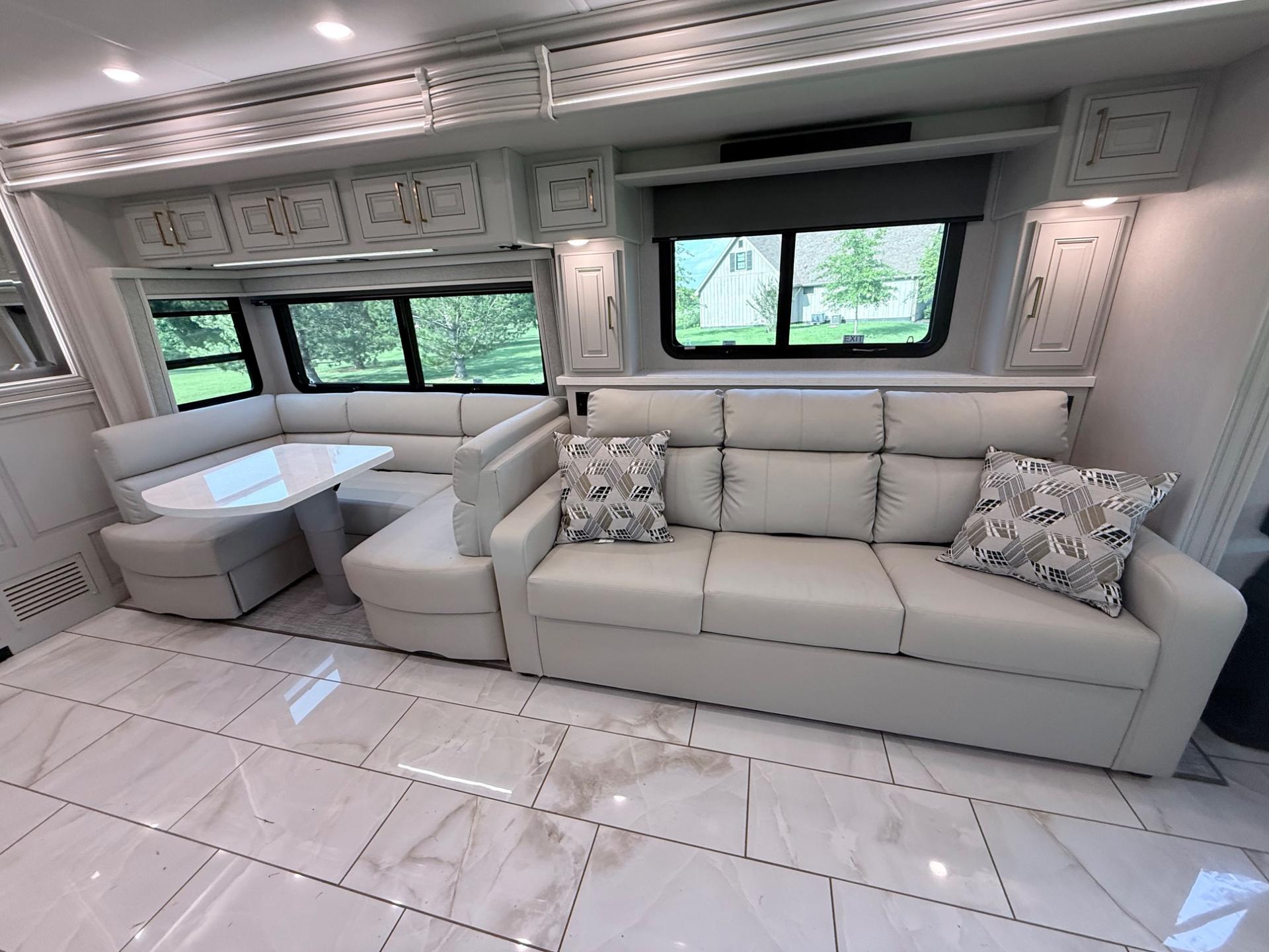 2027 Fleetwood  2027 Fleetwood  Discovery LXE - thumbnail 16