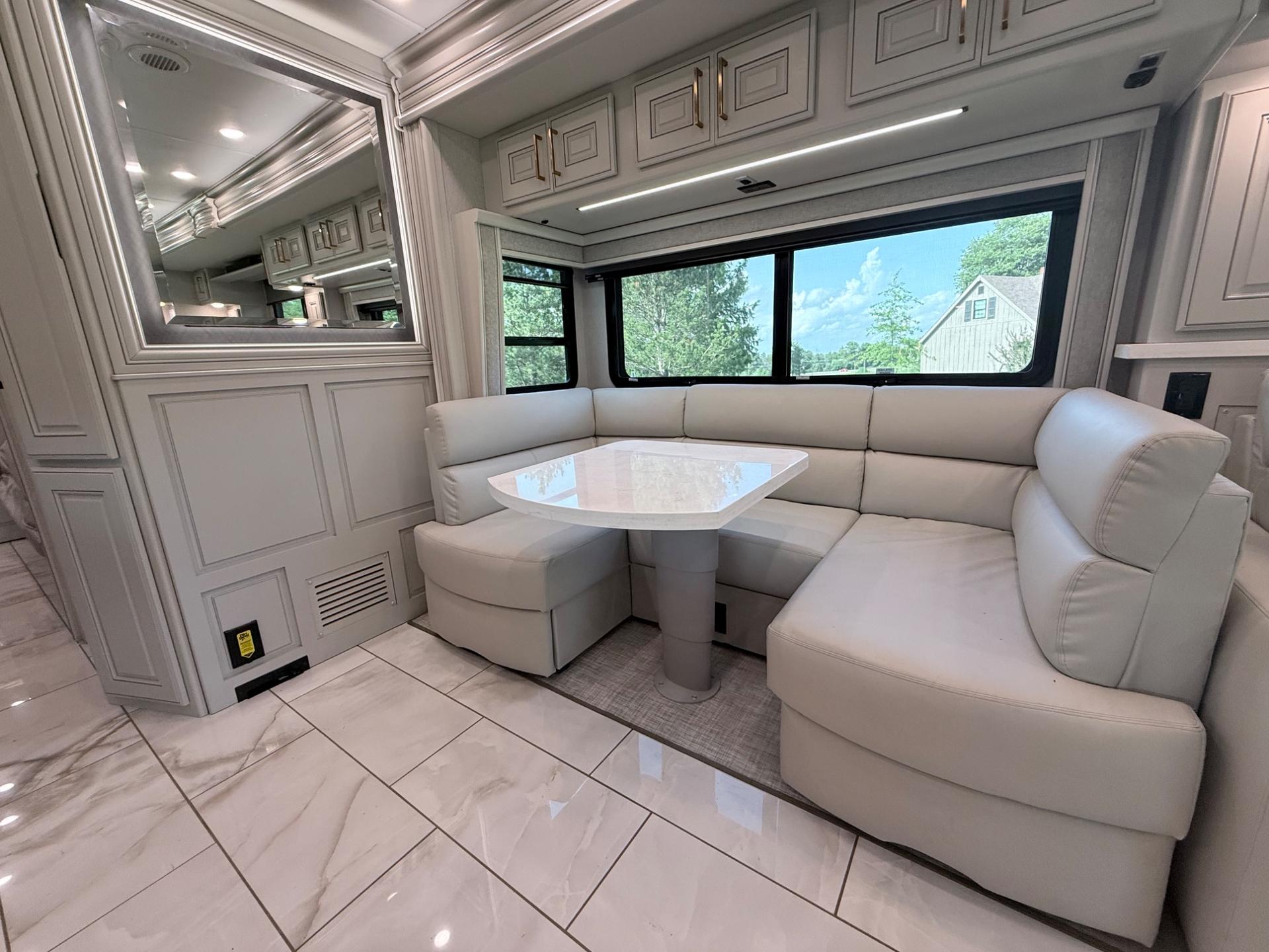 2027 Fleetwood  2027 Fleetwood  Discovery LXE - thumbnail 18