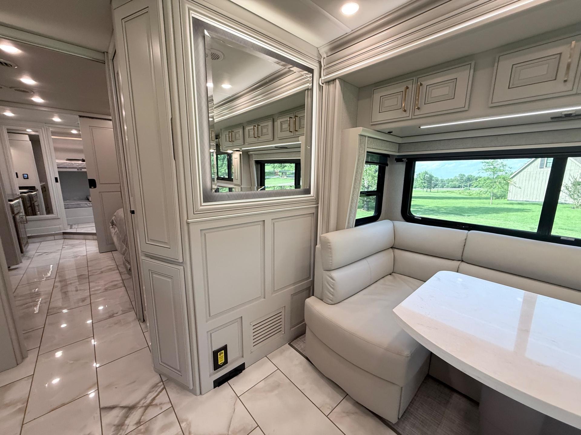 2027 Fleetwood  2027 Fleetwood  Discovery LXE - thumbnail 21