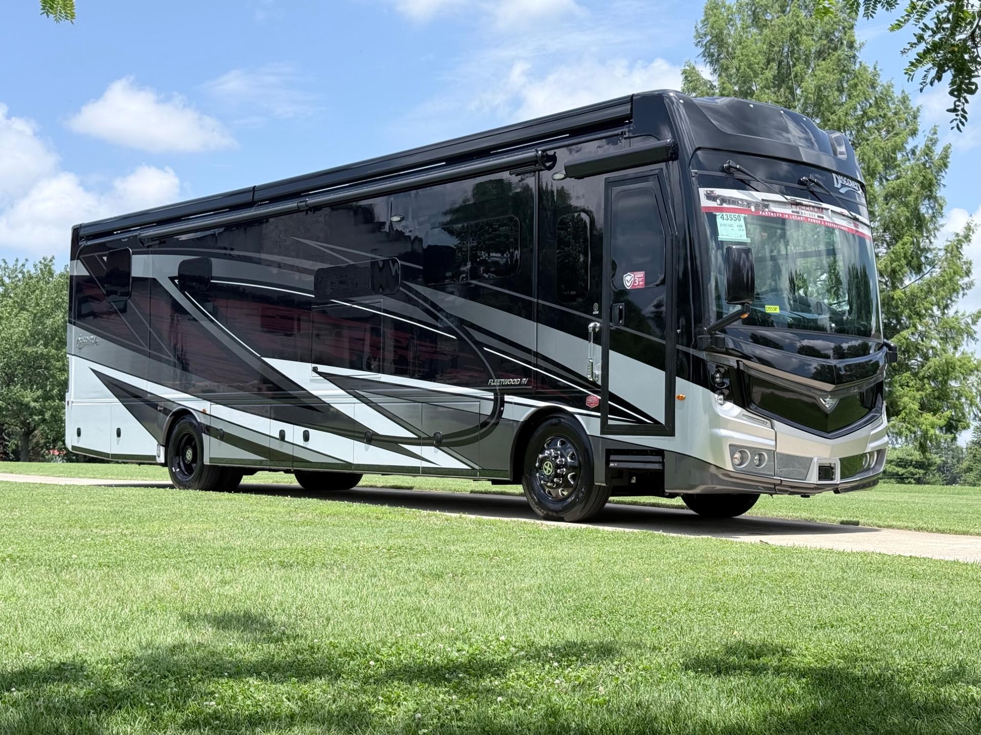 2027 Fleetwood 2027 Fleetwood Discovery LXE - thumbnail 2