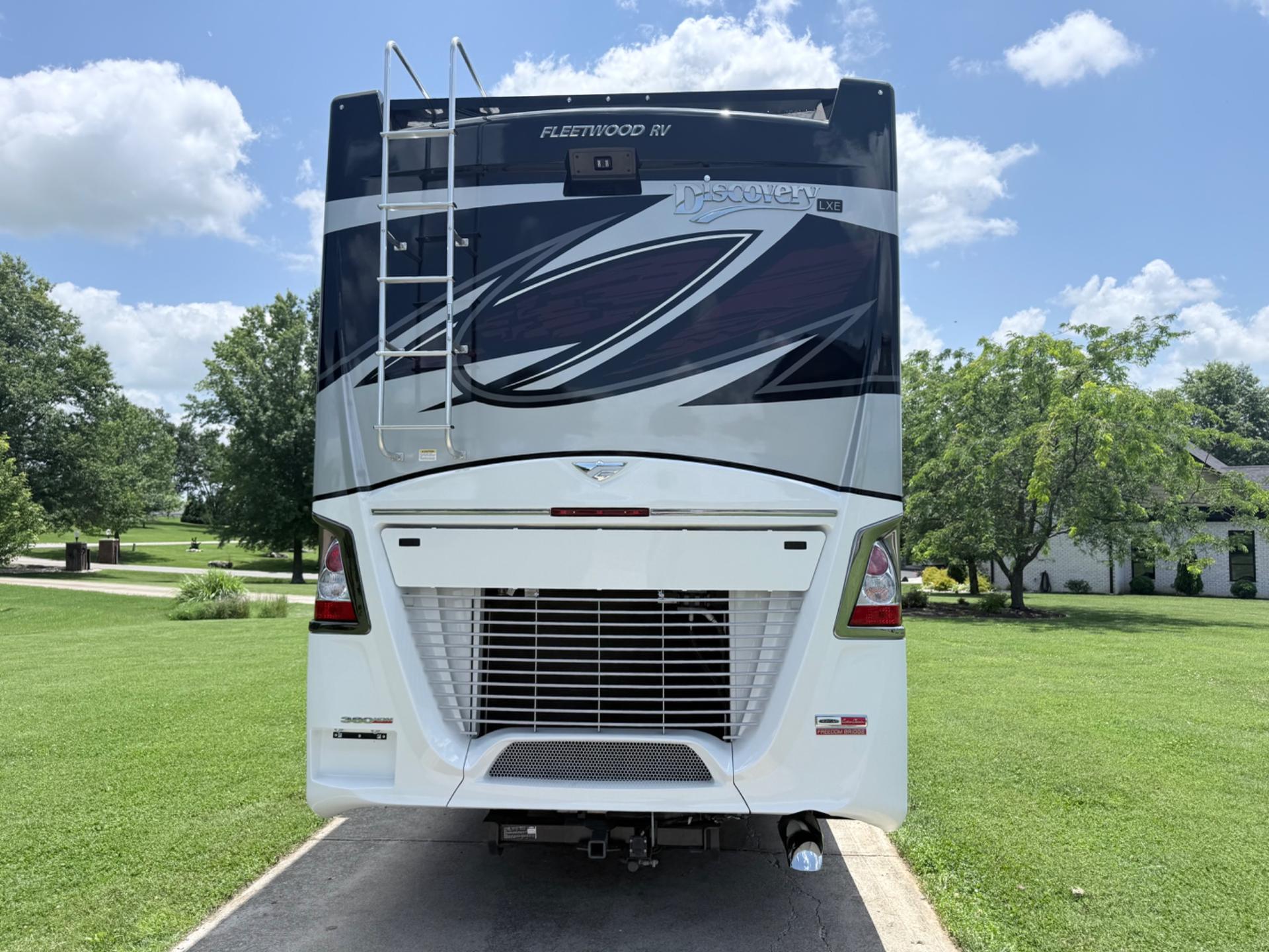 2027 Fleetwood 2027 Fleetwood Discovery LXE - thumbnail 5
