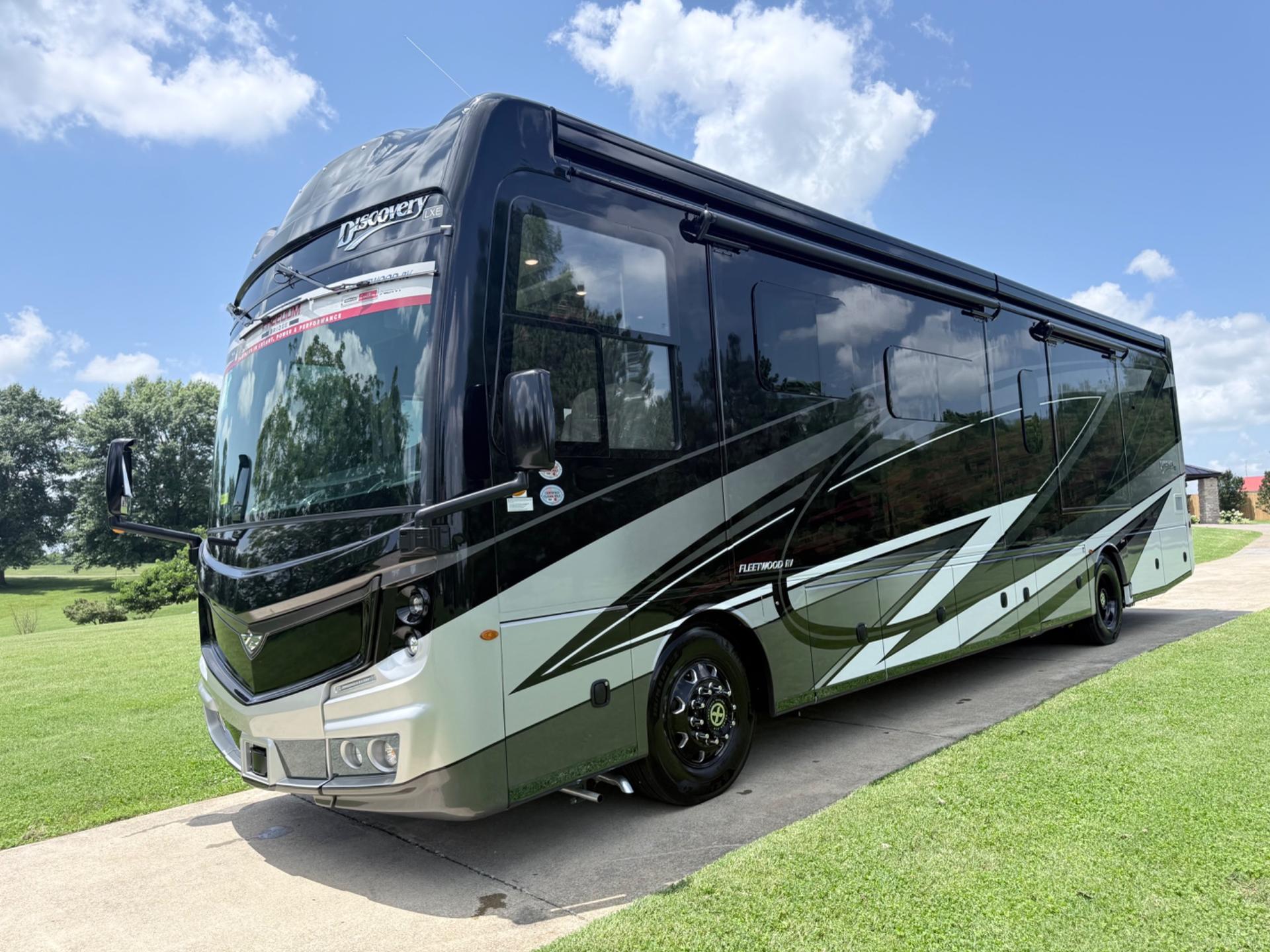 2027 Fleetwood 2027 Fleetwood Discovery LXE - thumbnail 8