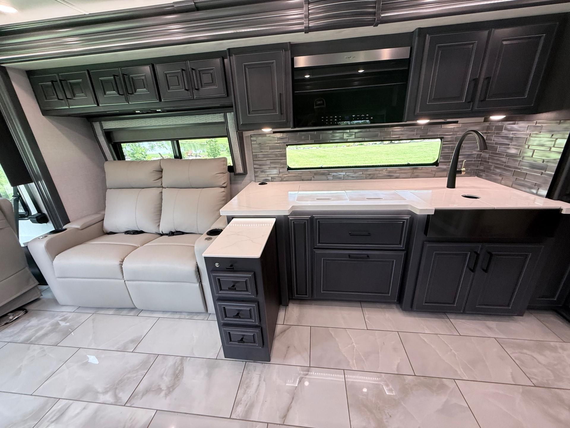 2027 Fleetwood 2027 Fleetwood Discovery LXE - thumbnail 19