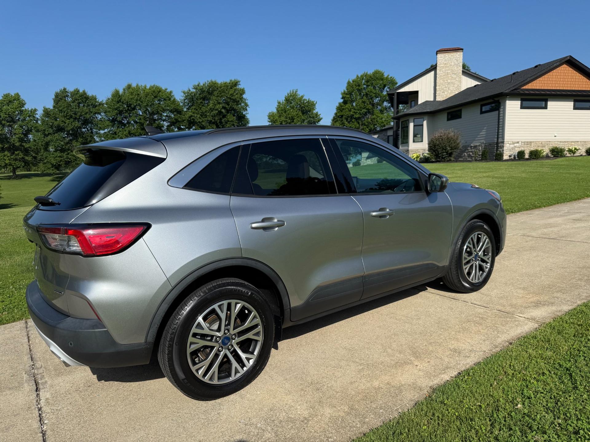 2022 Ford 2022 Ford Escape - thumbnail 3