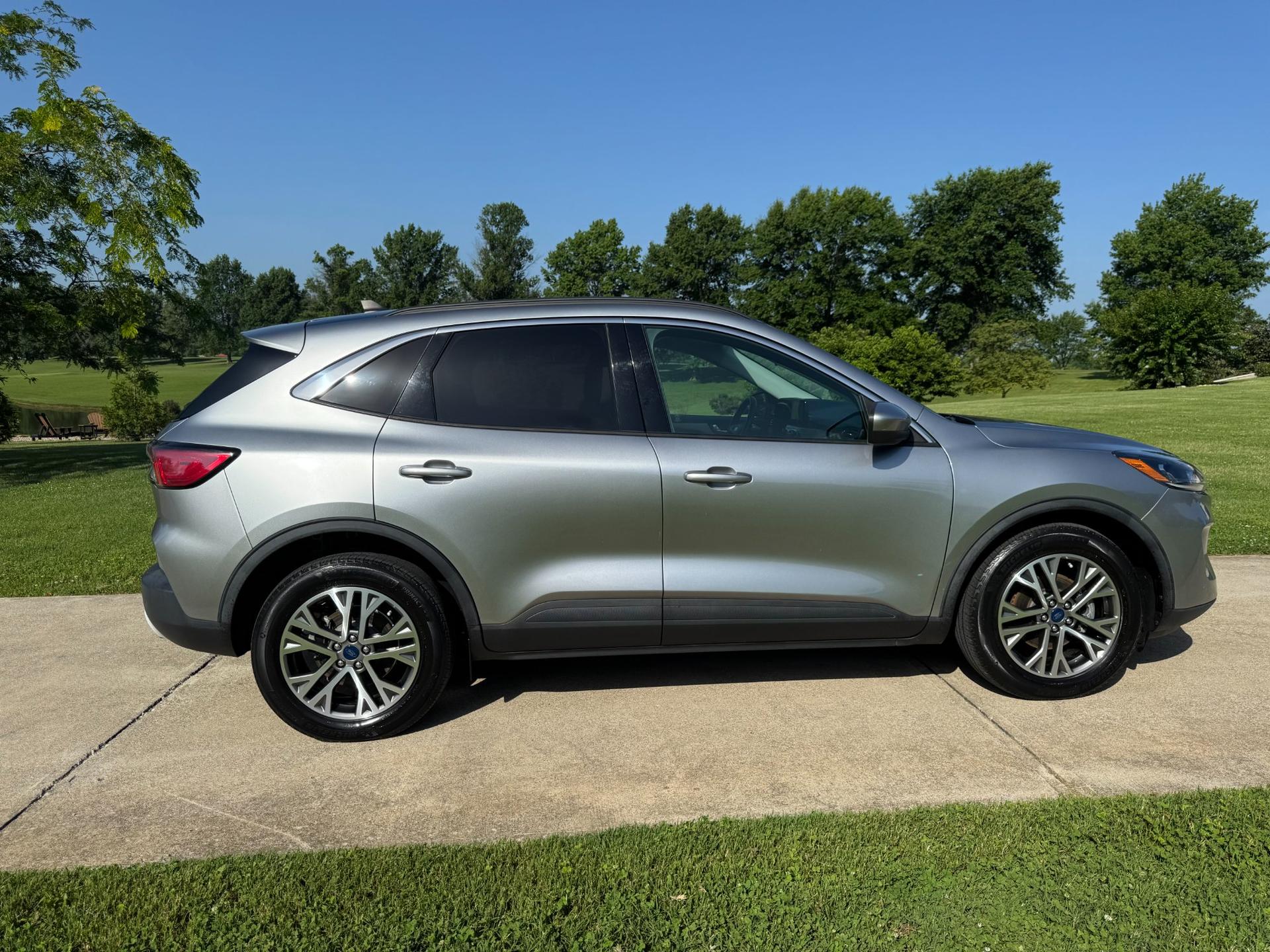 2022 Ford 2022 Ford Escape - thumbnail 2