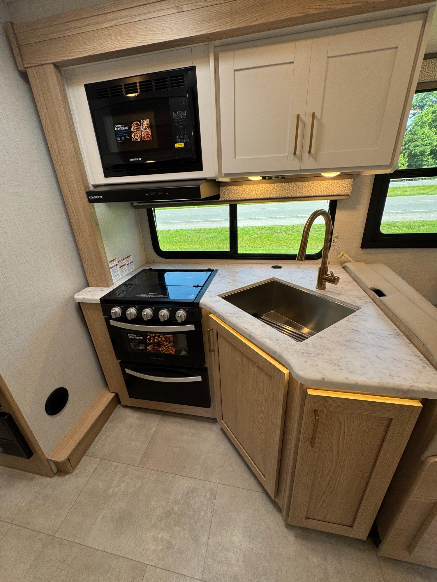 2026 Thor Motor Coach 2026 Thor Motor Coach Chateau - thumbnail 18