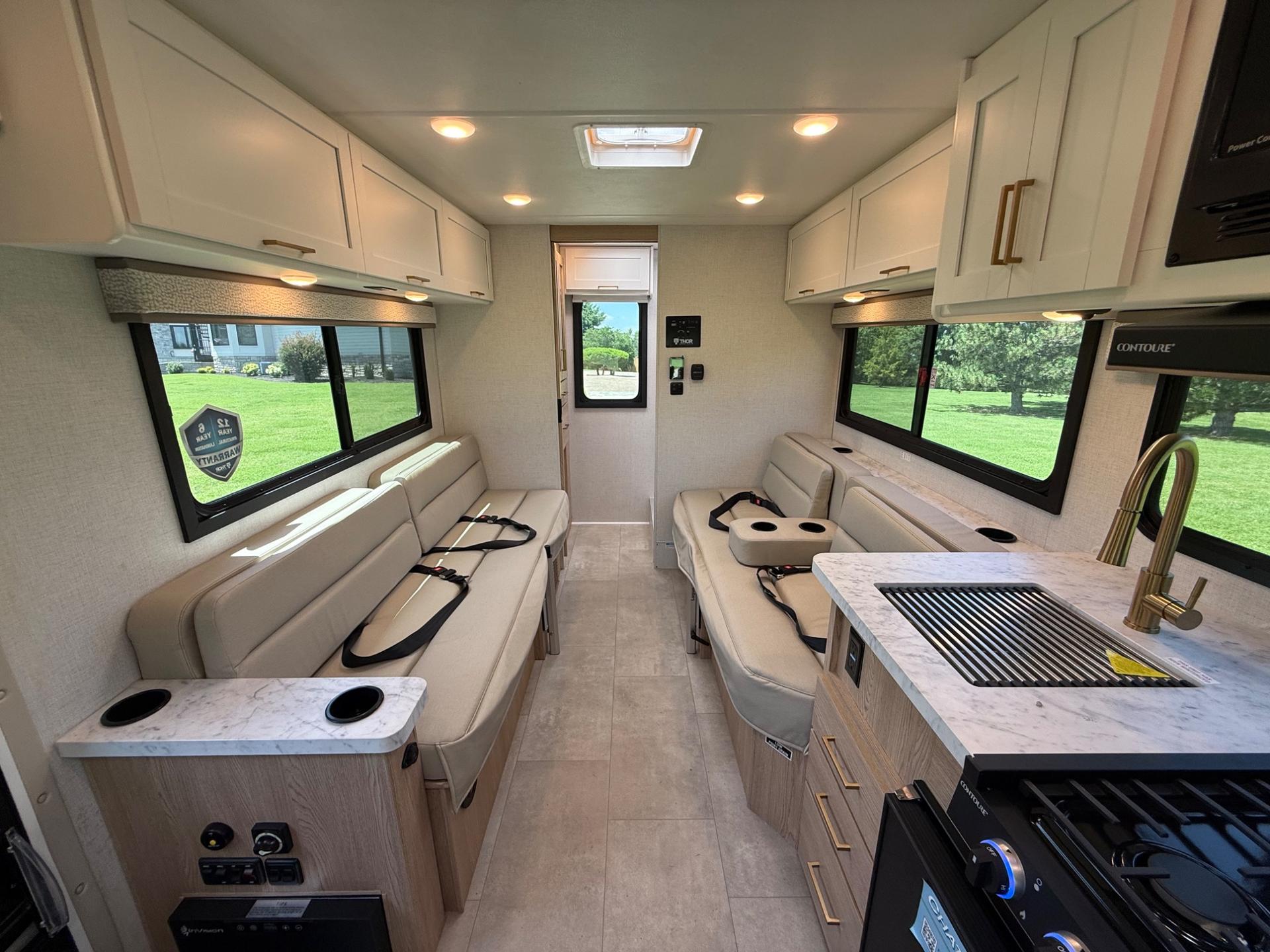 2026 Thor Motor Coach 2026 Thor Motor Coach Chateau - thumbnail 11