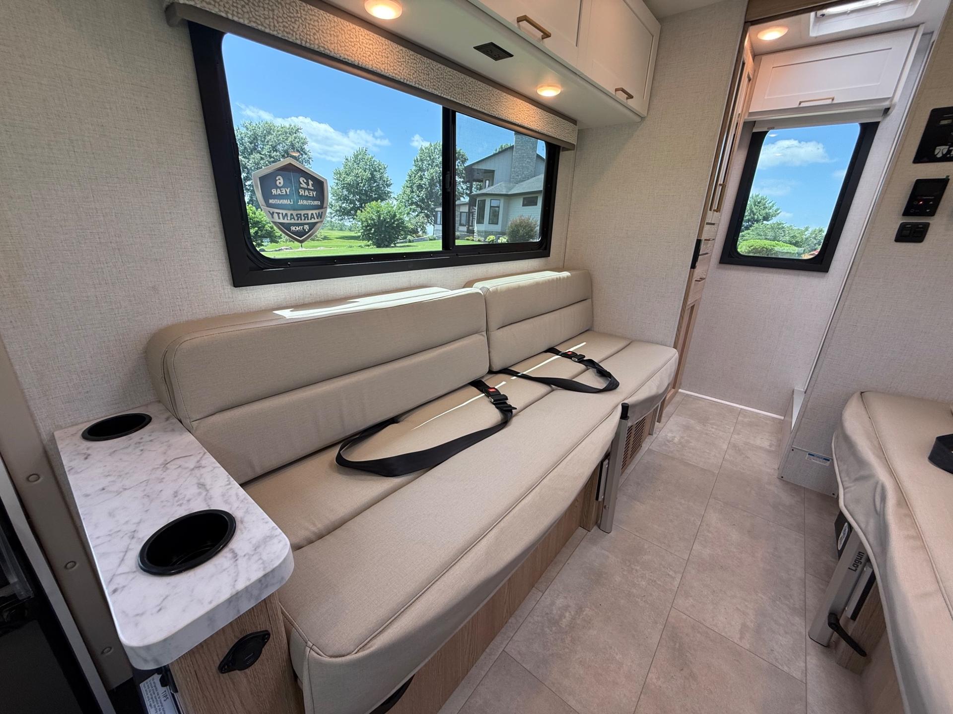 2026 Thor Motor Coach 2026 Thor Motor Coach Chateau - thumbnail 18