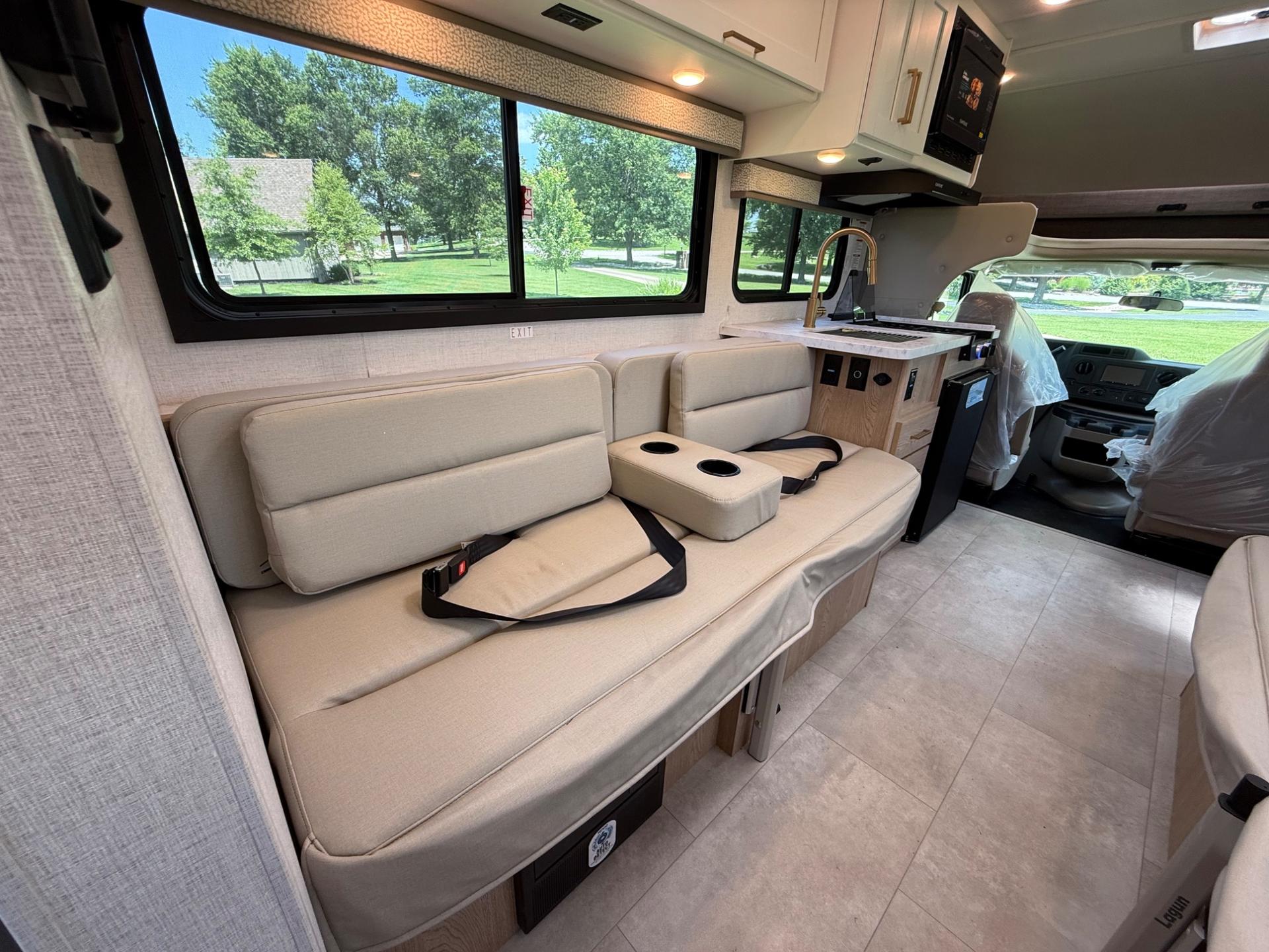 2026 Thor Motor Coach 2026 Thor Motor Coach Chateau - thumbnail 20