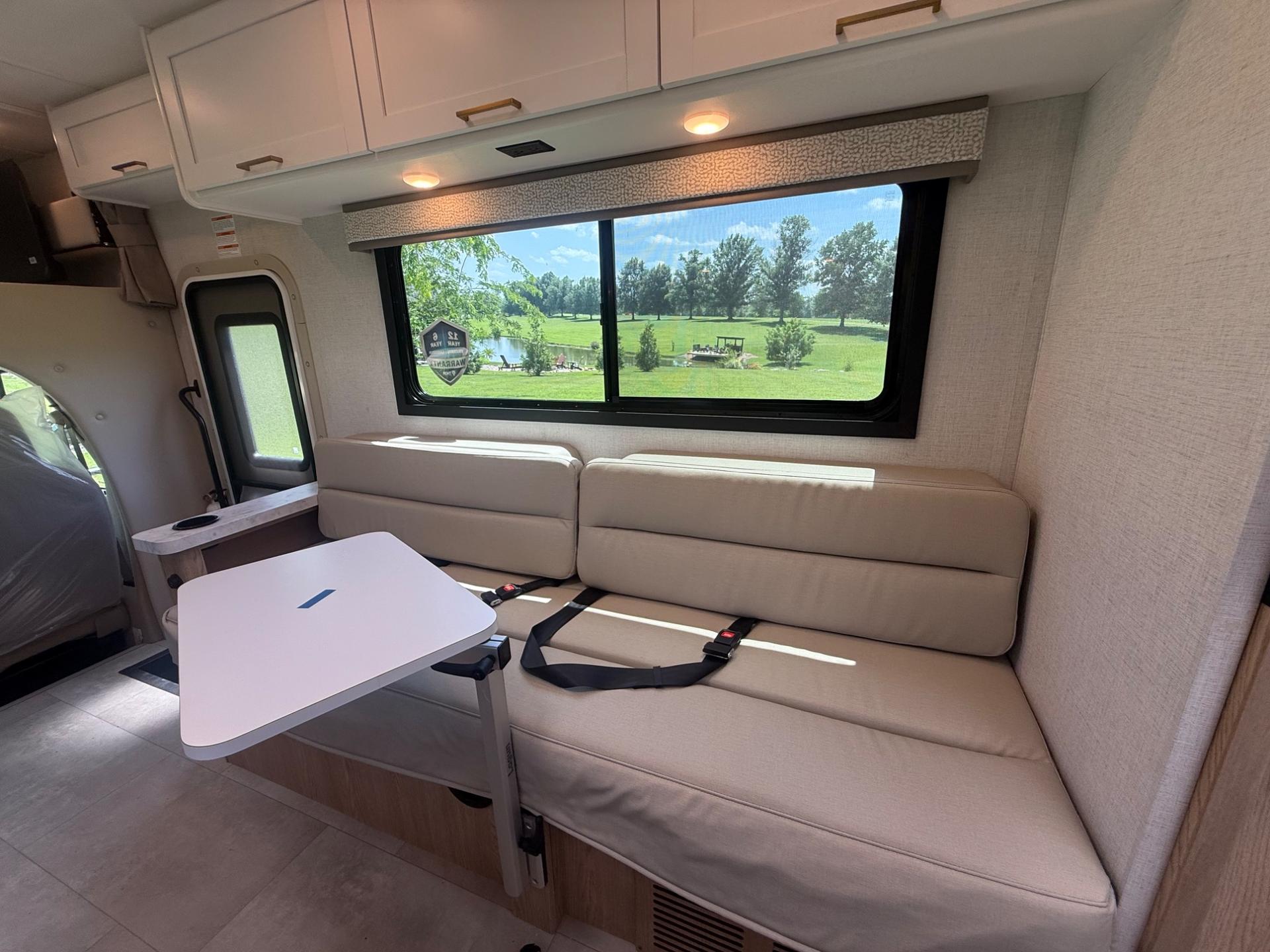 2026 Thor Motor Coach 2026 Thor Motor Coach Chateau - thumbnail 21
