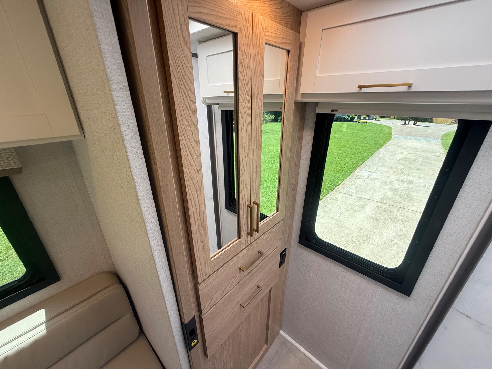 2026 Thor Motor Coach 2026 Thor Motor Coach Chateau - thumbnail 23
