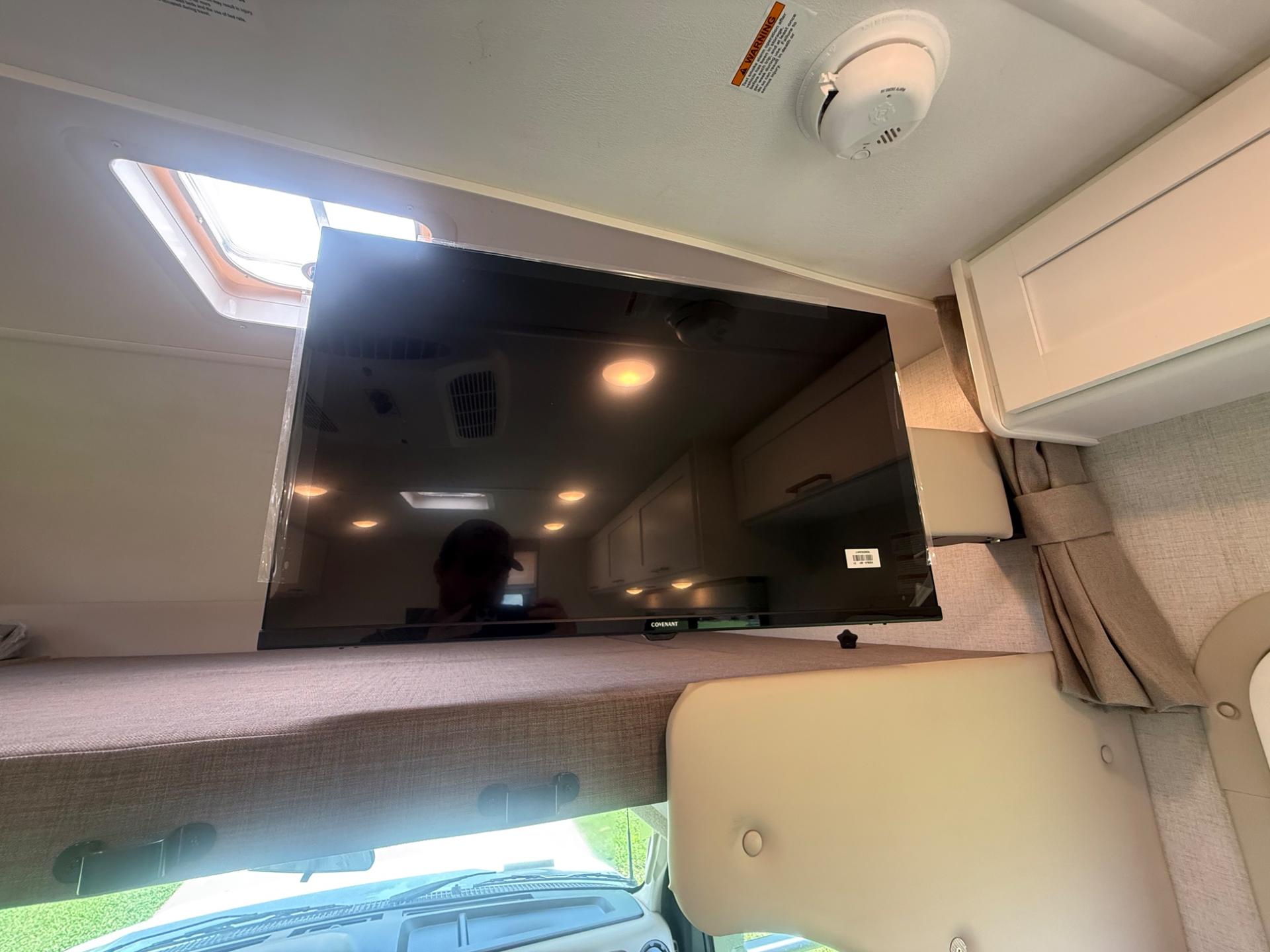 2026 Thor Motor Coach 2026 Thor Motor Coach Chateau - thumbnail 27