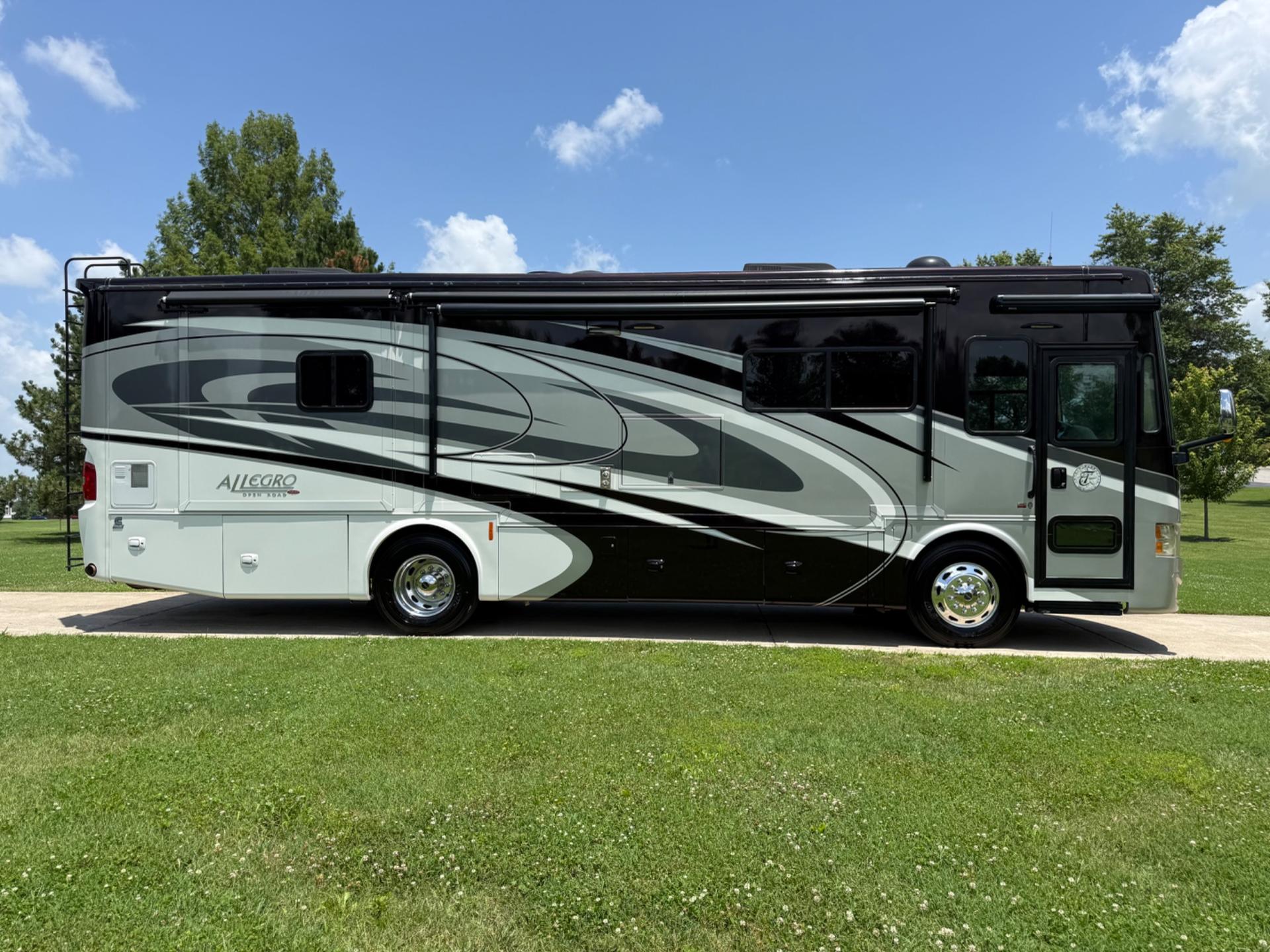 2016 TIFFIN MOTORHOMES 2016 TIFFIN MOTORHOMES ALLEGRO RED - thumbnail 2