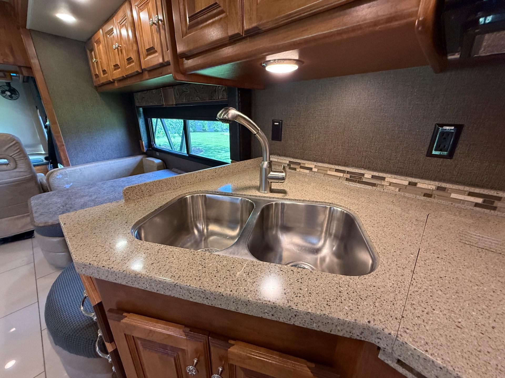 2016 TIFFIN MOTORHOMES 2016 TIFFIN MOTORHOMES ALLEGRO RED - thumbnail 16