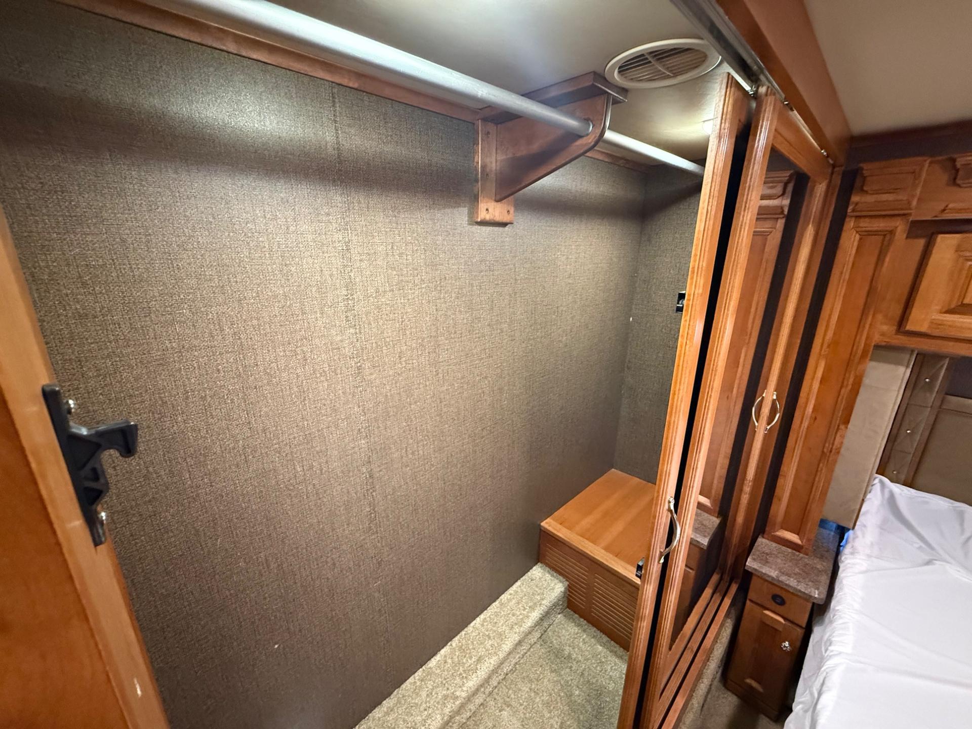 2016 TIFFIN MOTORHOMES 2016 TIFFIN MOTORHOMES ALLEGRO RED - thumbnail 33