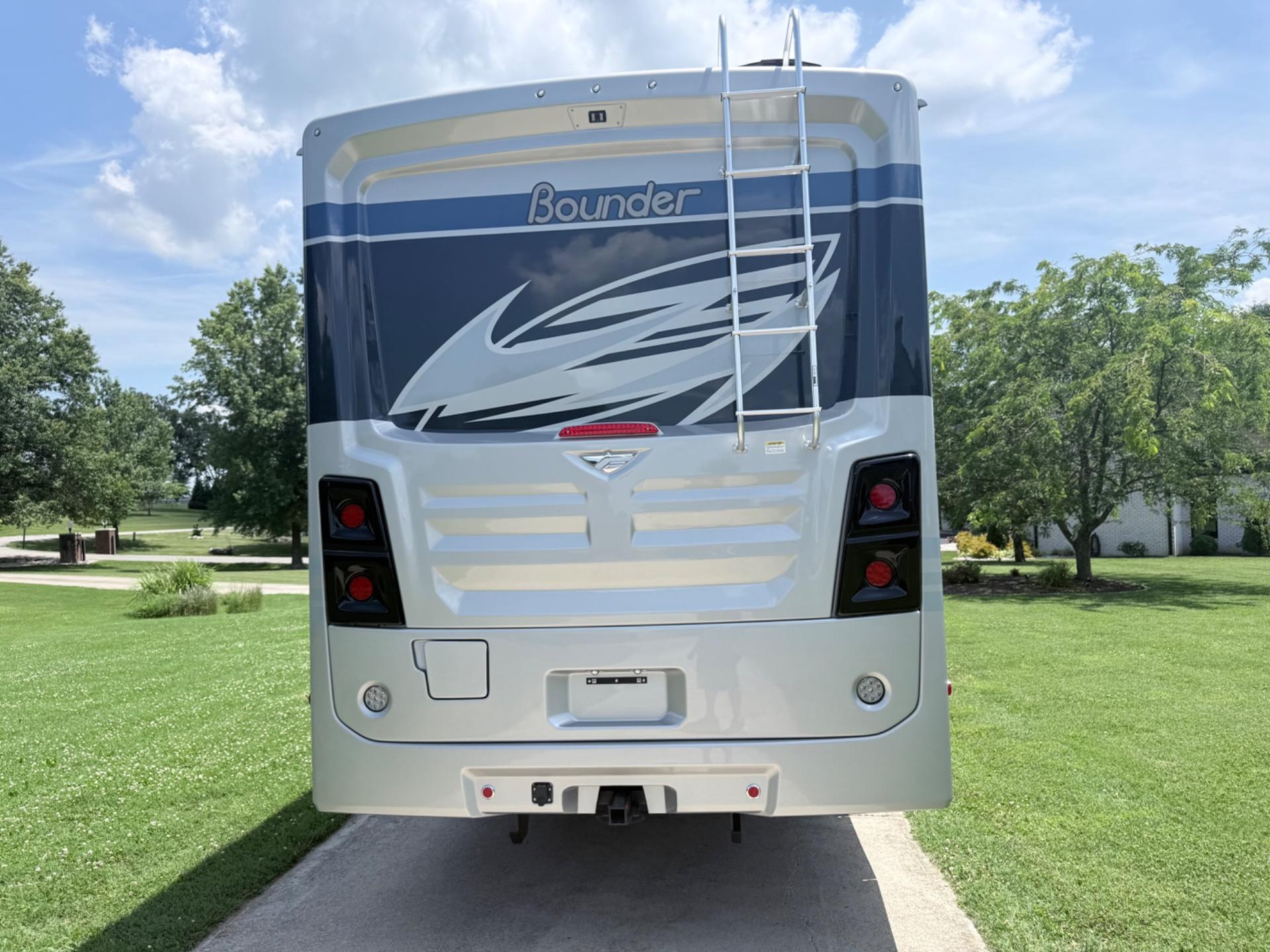 2027 FLEETWOOD 2027 FLEETWOOD BOUNDER - thumbnail 4