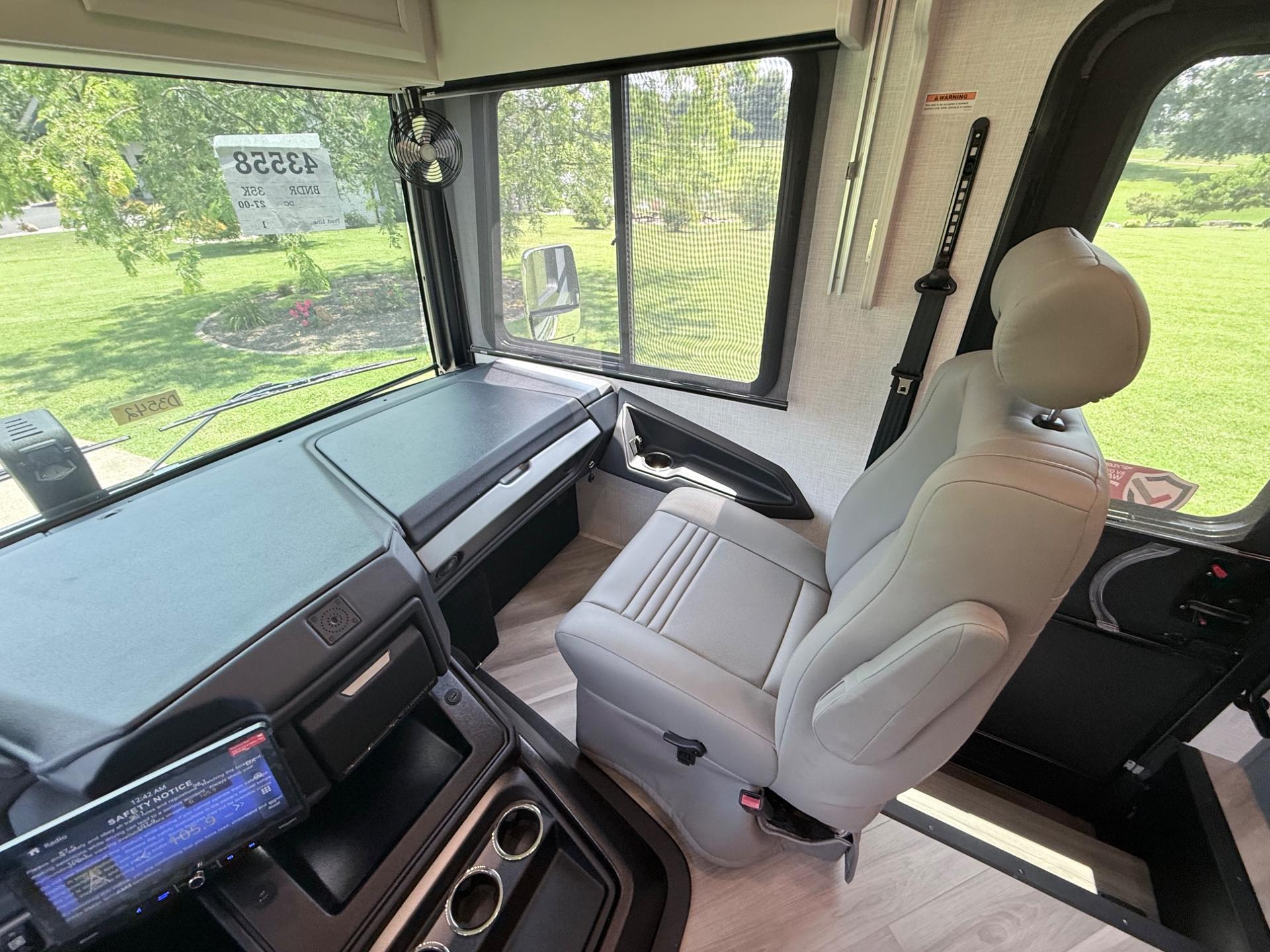 2027 FLEETWOOD 2027 FLEETWOOD BOUNDER - thumbnail 13
