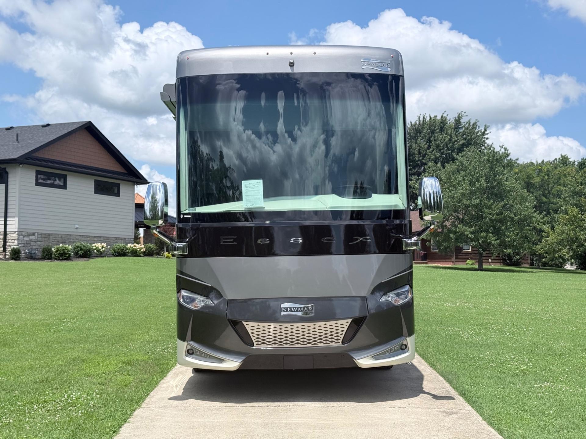 2019 Newmar 2019 Newmar Essex - thumbnail 3