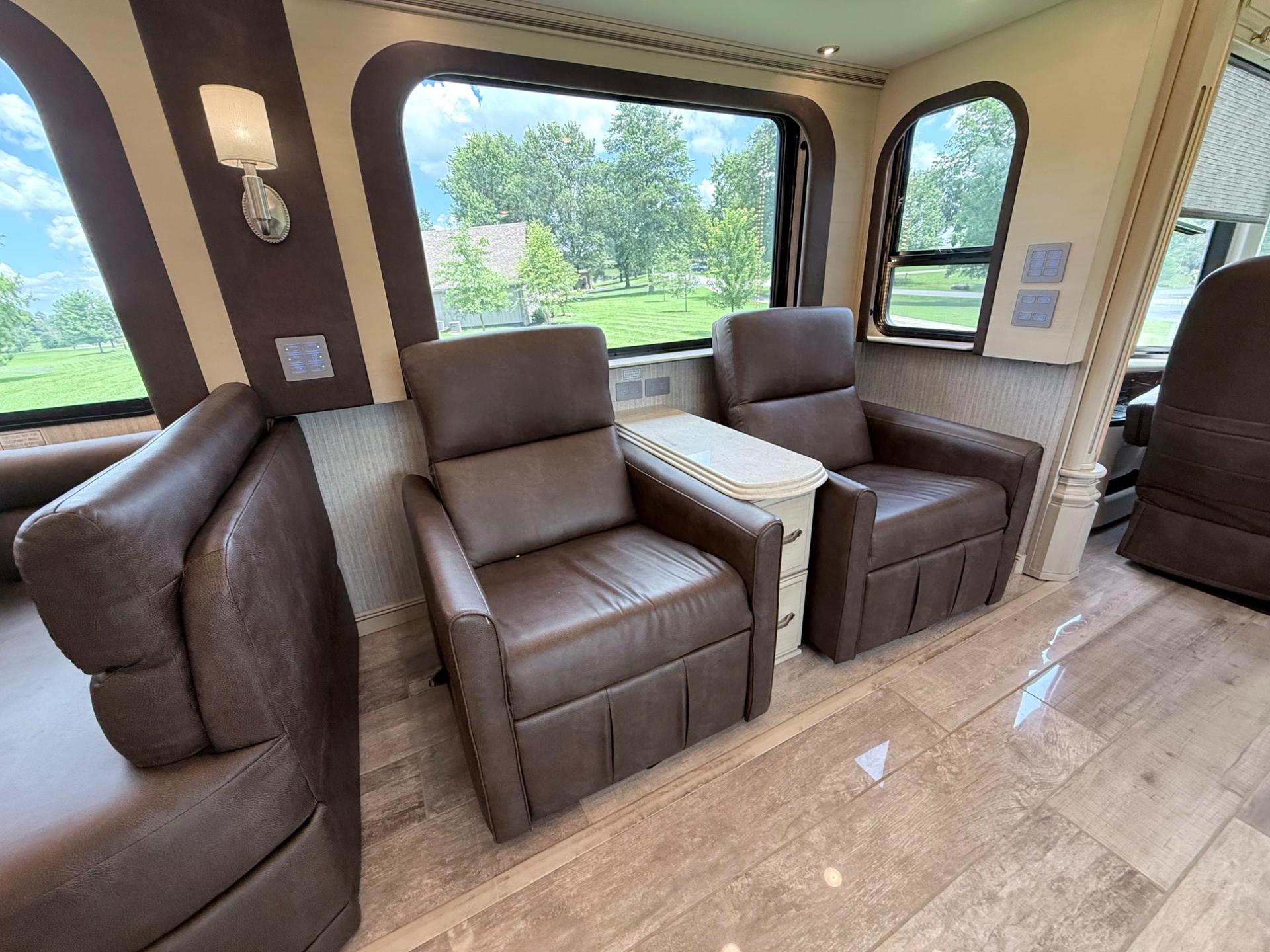 2019 Newmar 2019 Newmar Essex - thumbnail 22
