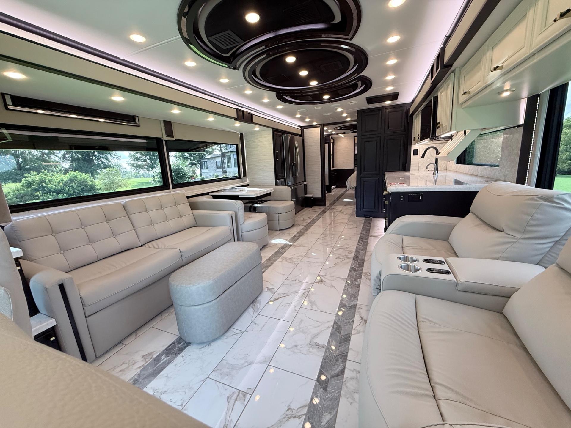 2027 Tiffin Motorhomes 2027 Tiffin Motorhomes Allegro Bus - thumbnail 11