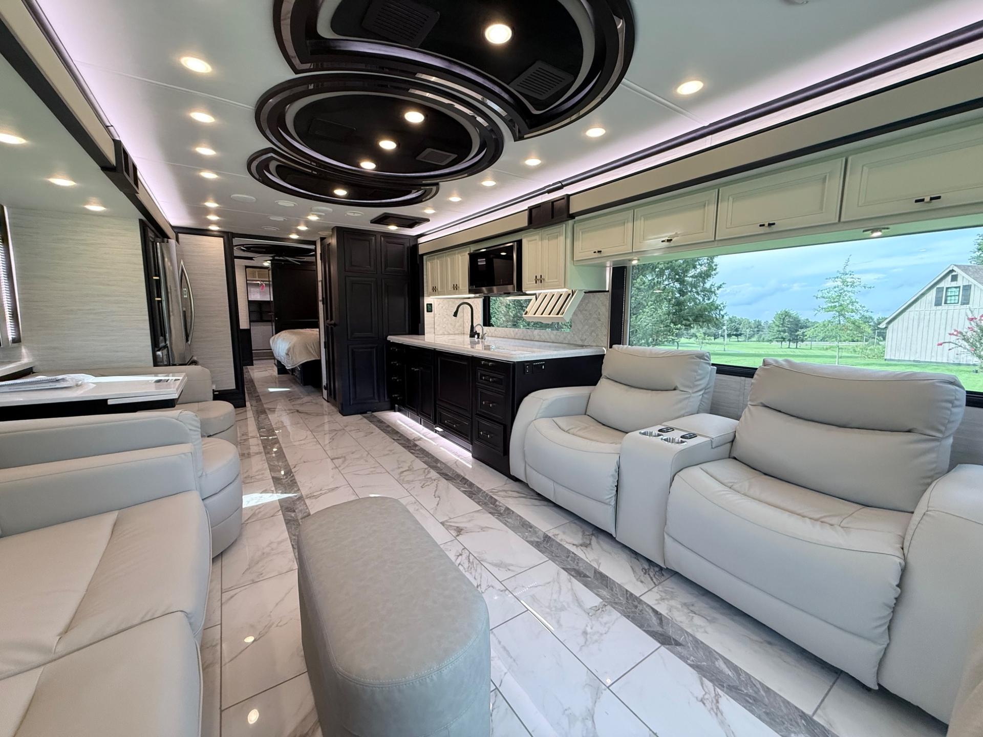 2027 Tiffin Motorhomes 2027 Tiffin Motorhomes Allegro Bus - thumbnail 12