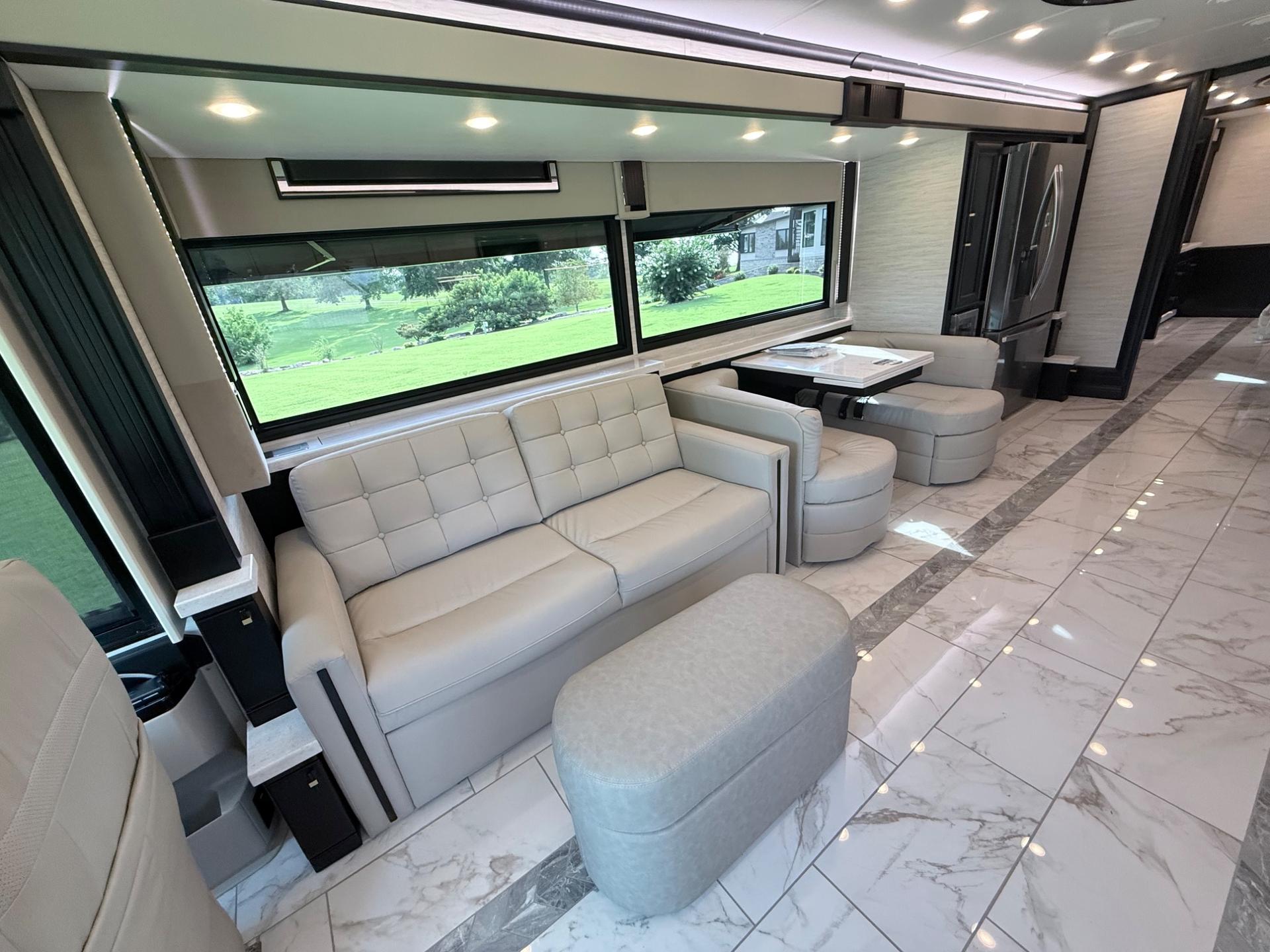 2027 Tiffin Motorhomes 2027 Tiffin Motorhomes Allegro Bus - thumbnail 15