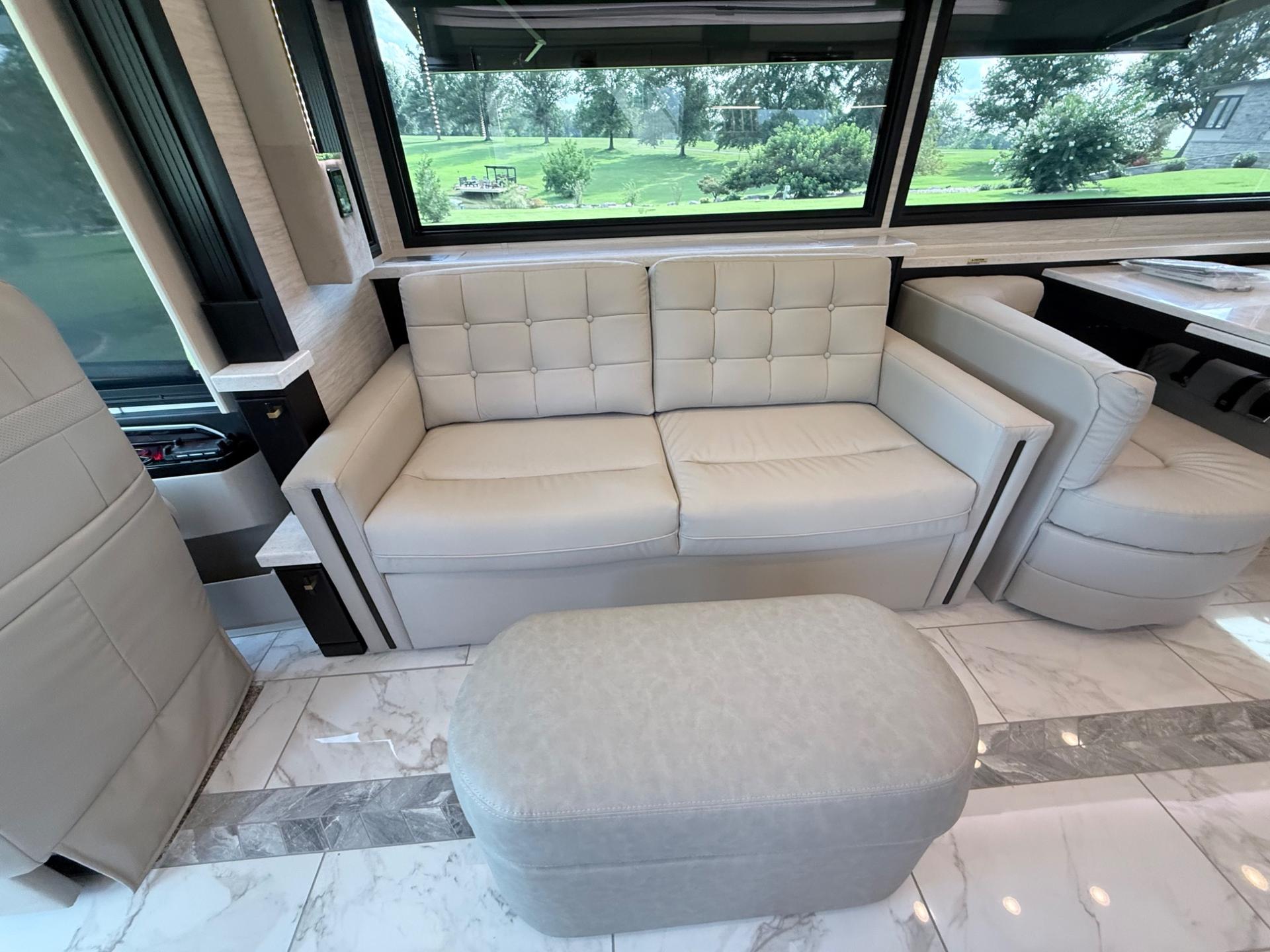 2027 Tiffin Motorhomes 2027 Tiffin Motorhomes Allegro Bus - thumbnail 16