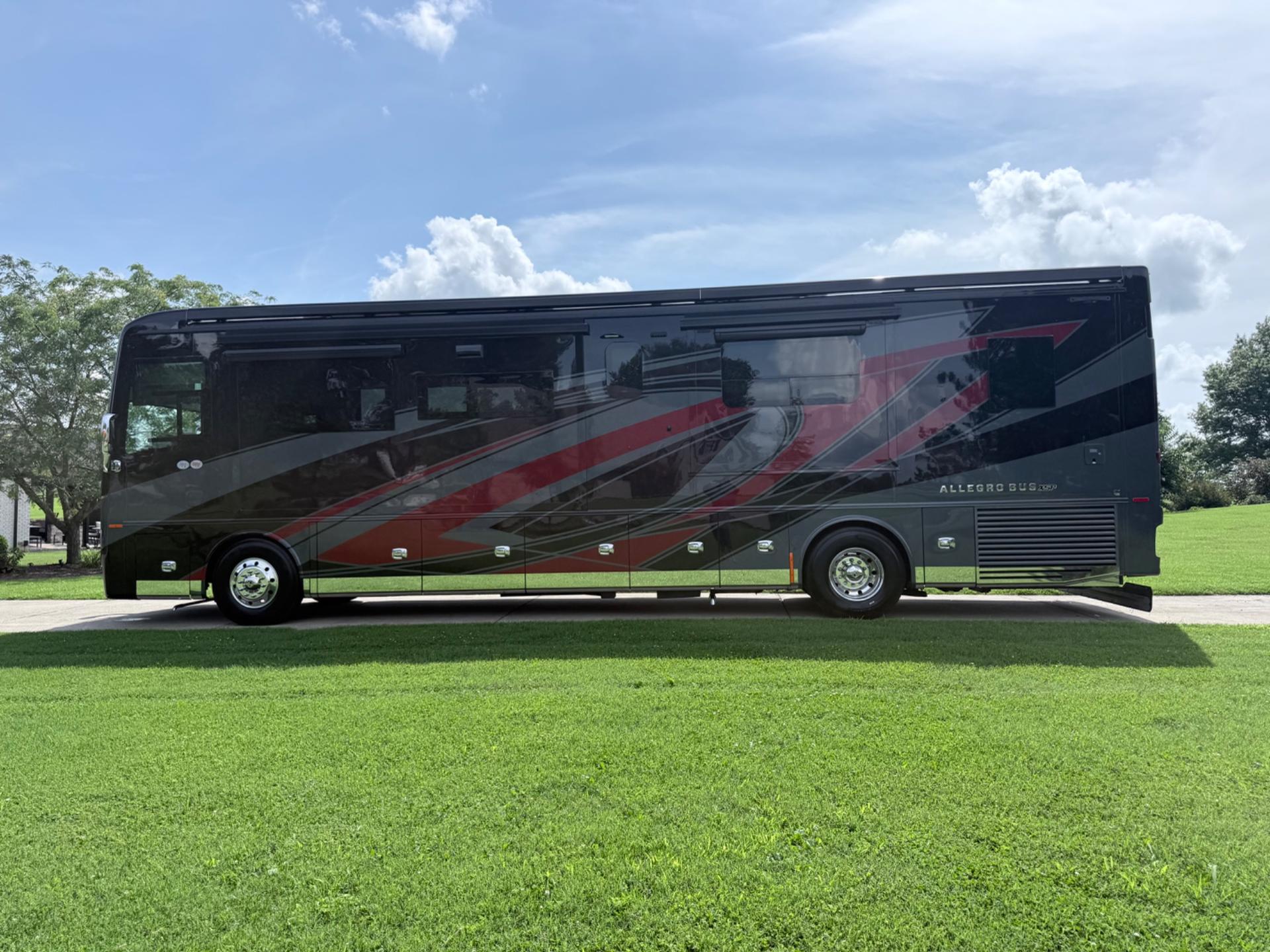 2026 Tiffin Motorhomes 2026 Tiffin Motorhomes Allegro Bus  - thumbnail 6