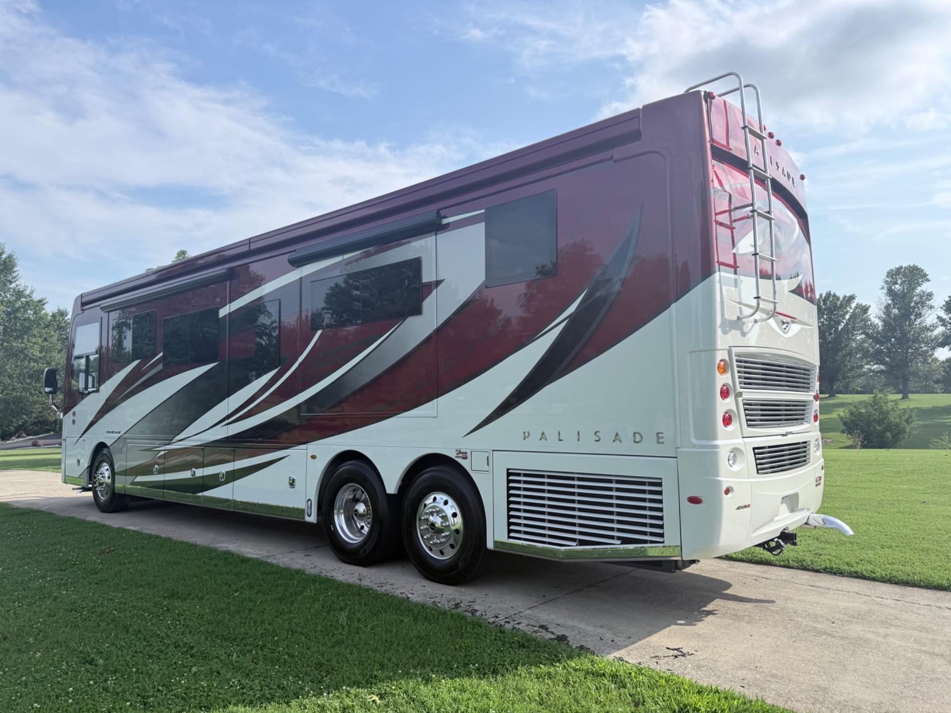 2027 Fleetwood  2027 Fleetwood  Palisade - thumbnail 6