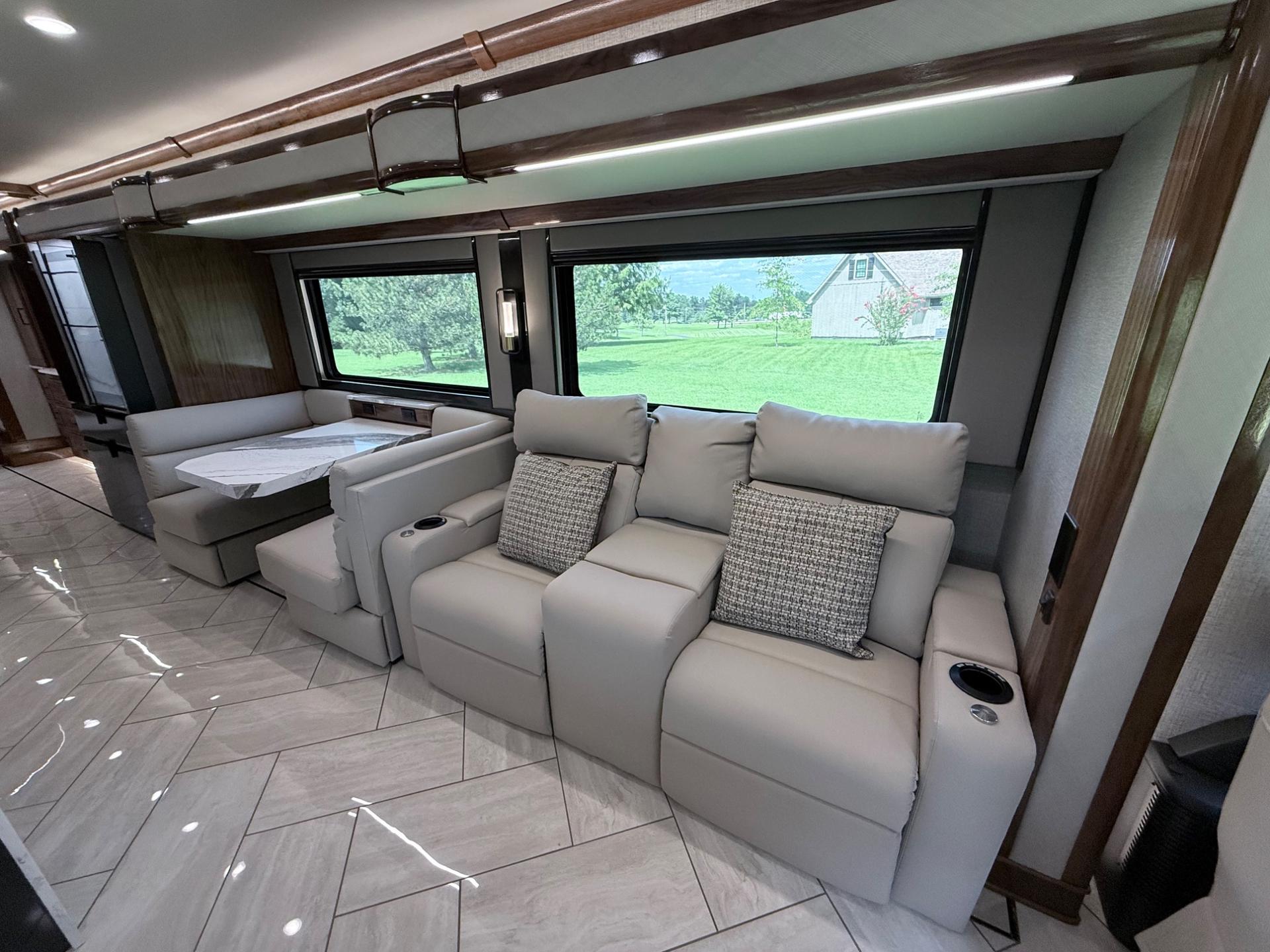 2027 American Coach 2027 American Coach American Eagle - thumbnail 12