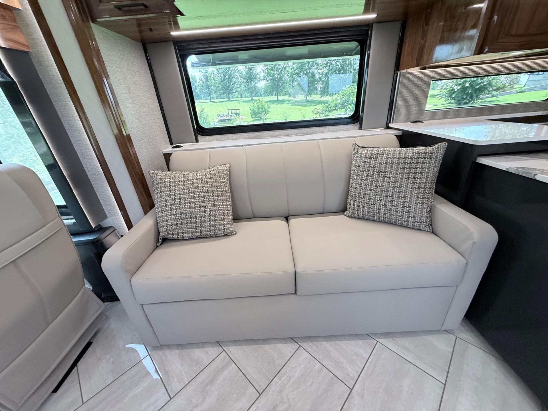 2027 American Coach 2027 American Coach American Eagle - thumbnail 14
