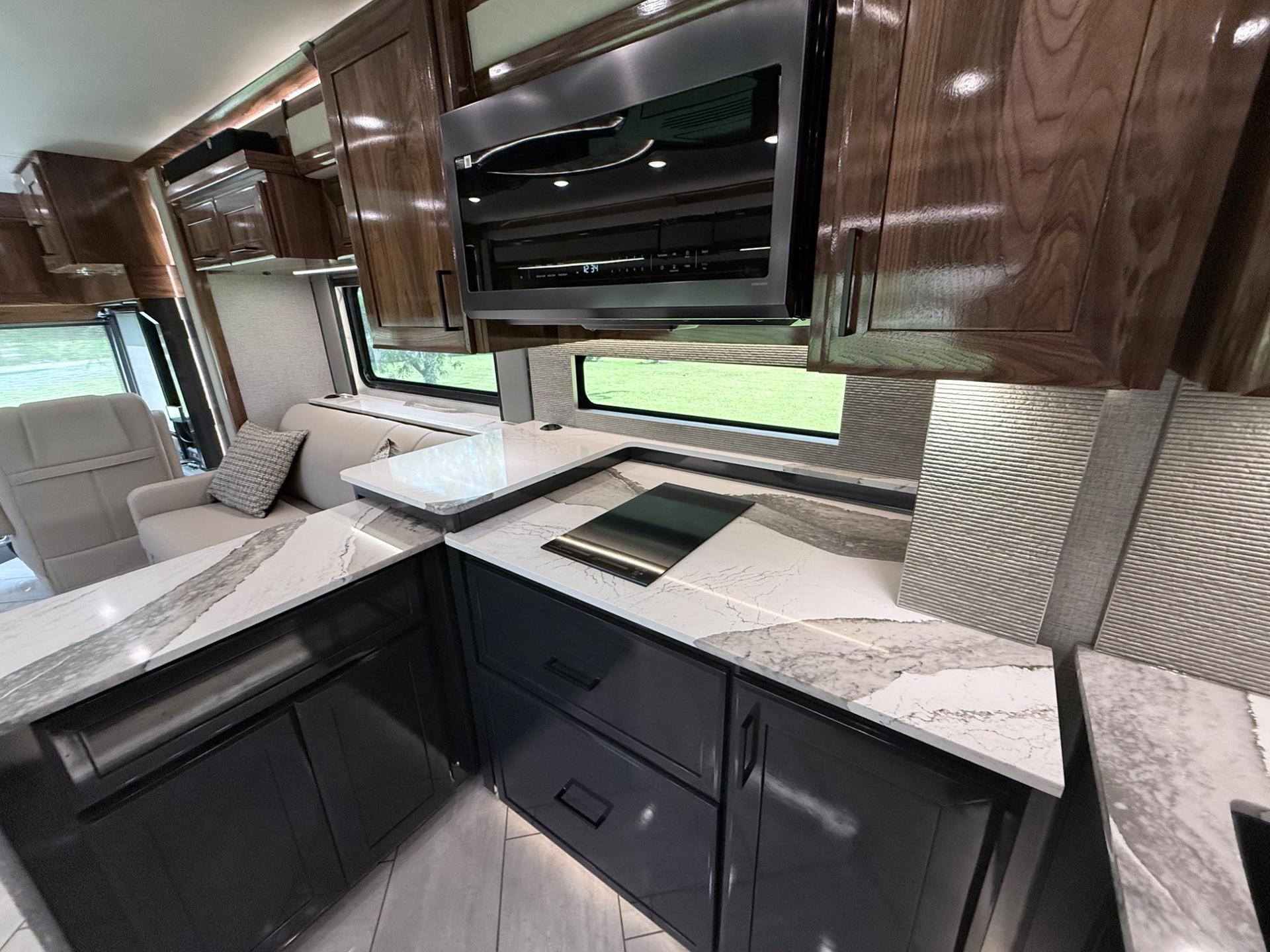 2027 American Coach 2027 American Coach American Eagle - thumbnail 17
