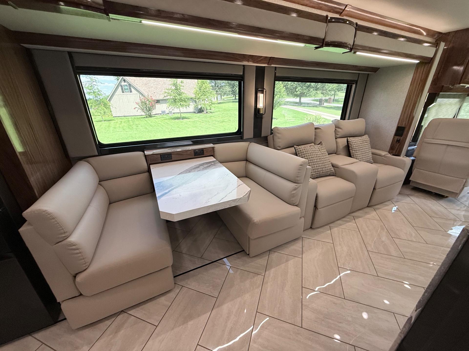 2027 American Coach 2027 American Coach American Eagle - thumbnail 18