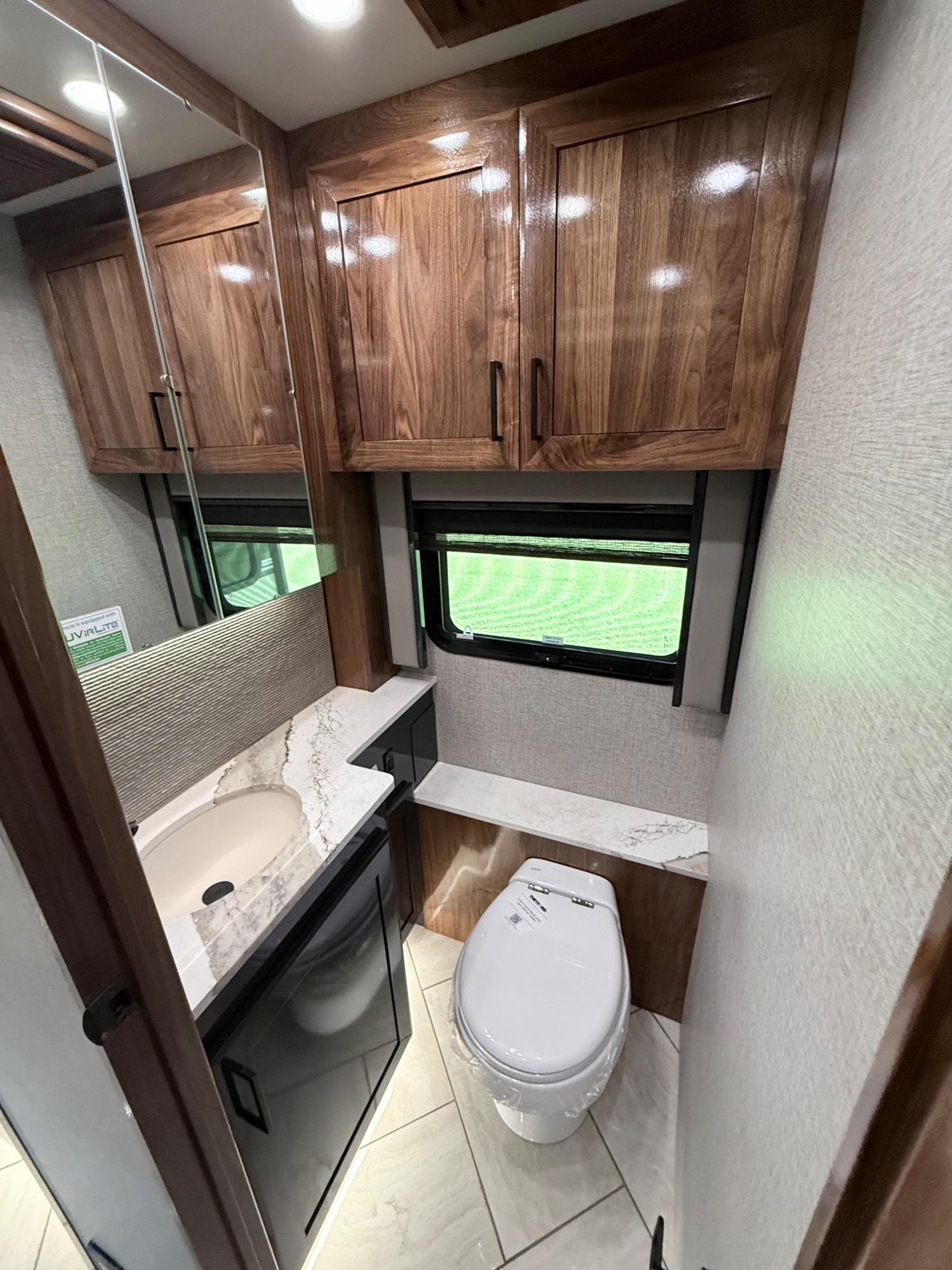 2027 American Coach 2027 American Coach American Eagle - thumbnail 24